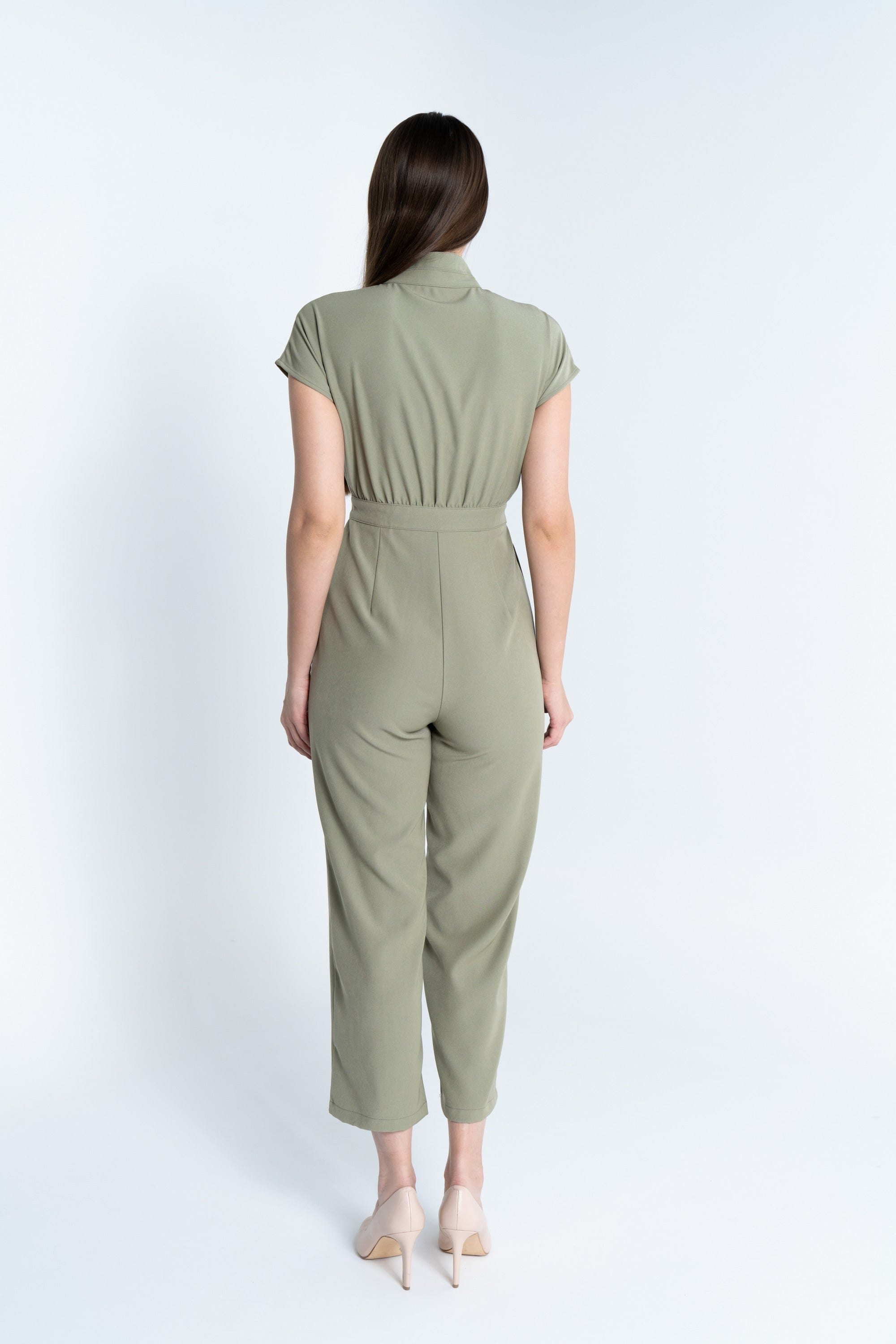 ميكا جمبسوت سادة مخصر كم قصير وبنطلون نسائي