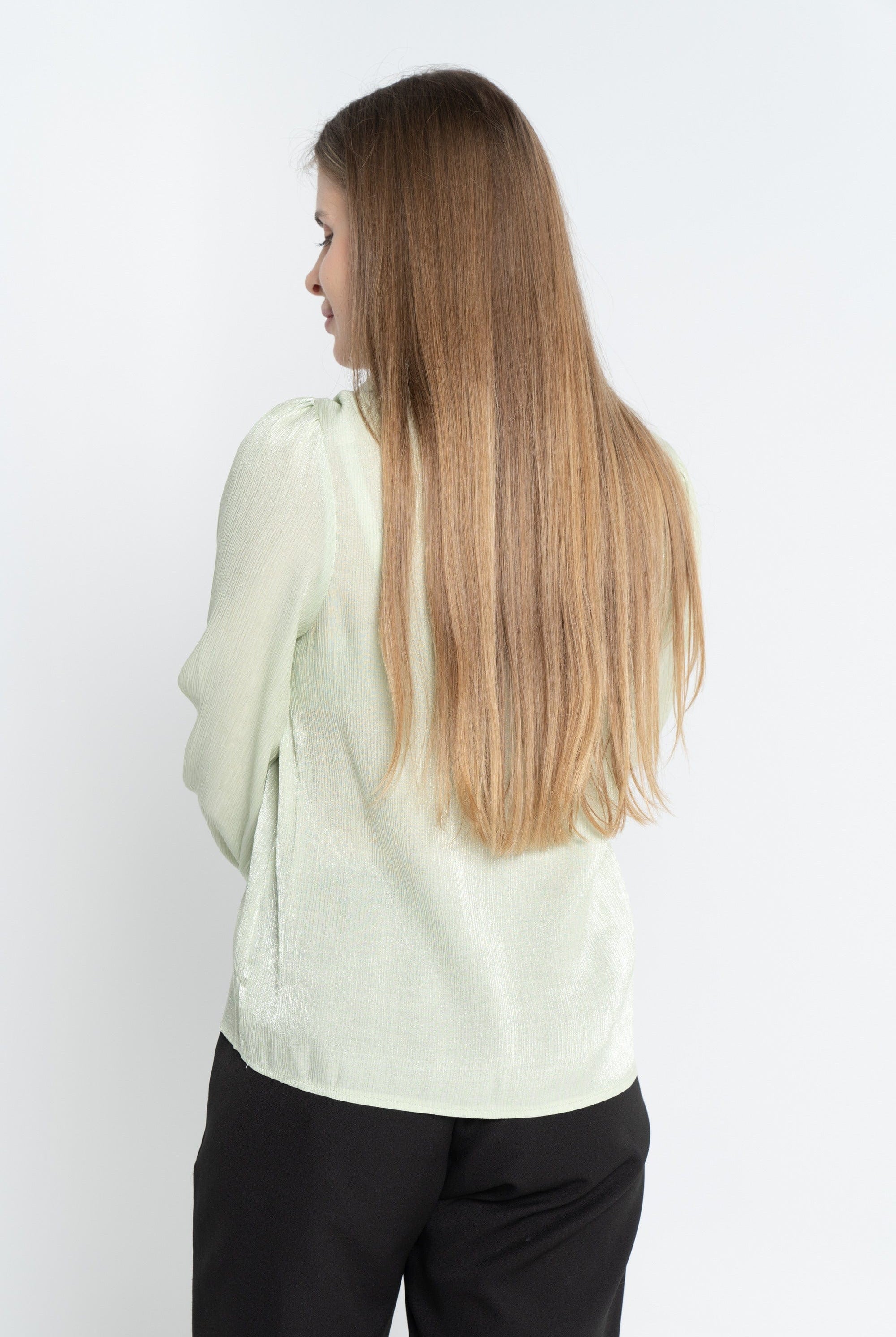 ميكا بلوزة سادة سواريه كم طويل نسائي