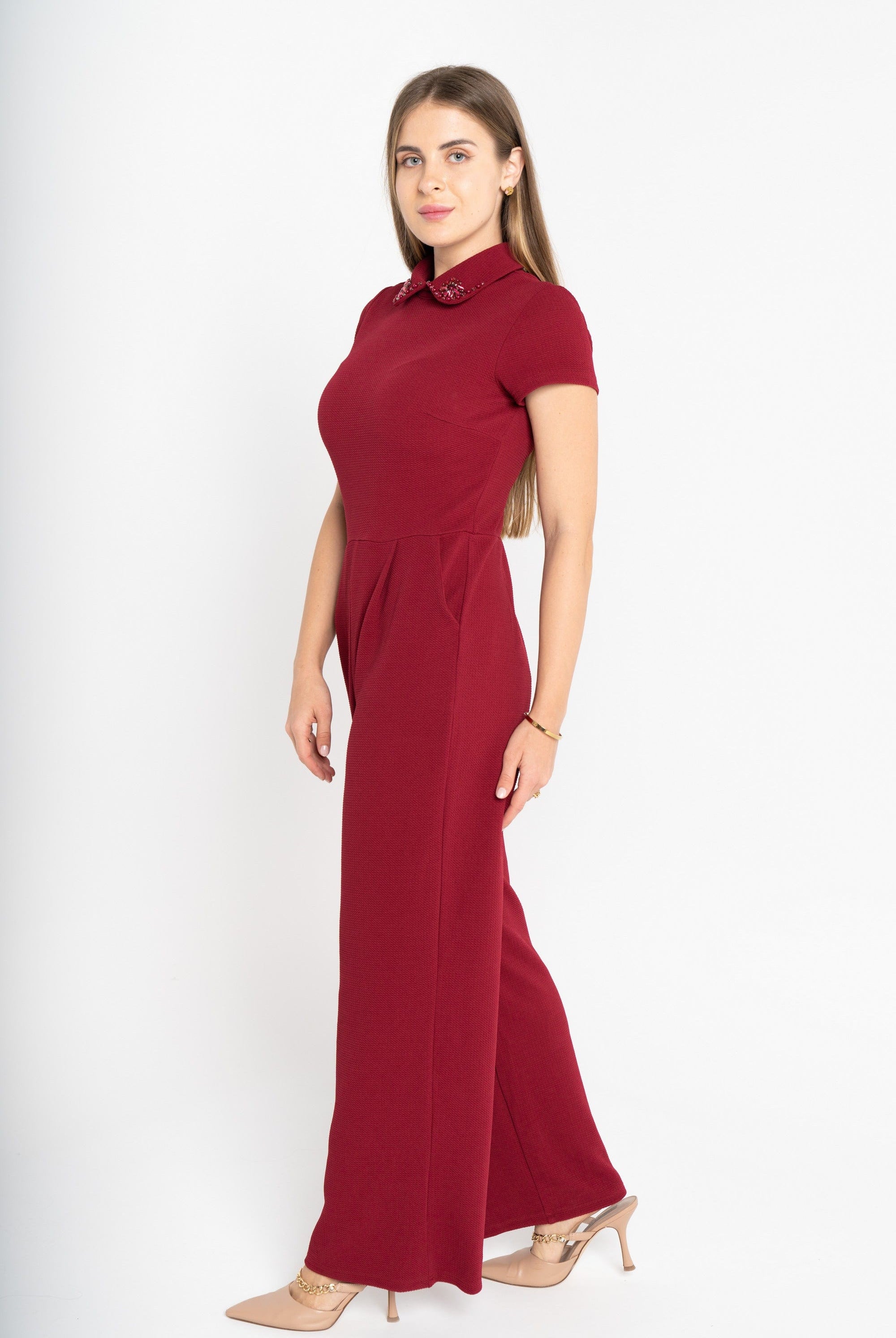 ميكا جمبسوت كلاسيك سادة بياقة مطرزة نصكم قصير