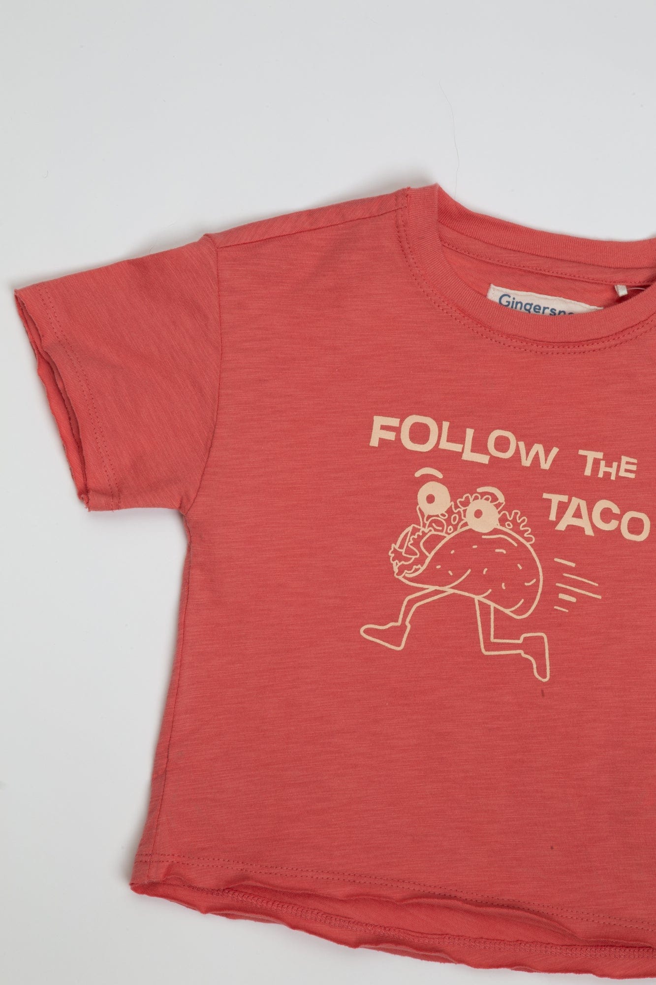 جينجرسنابس تي شيرت ولادي بطبعة جملة أحمر