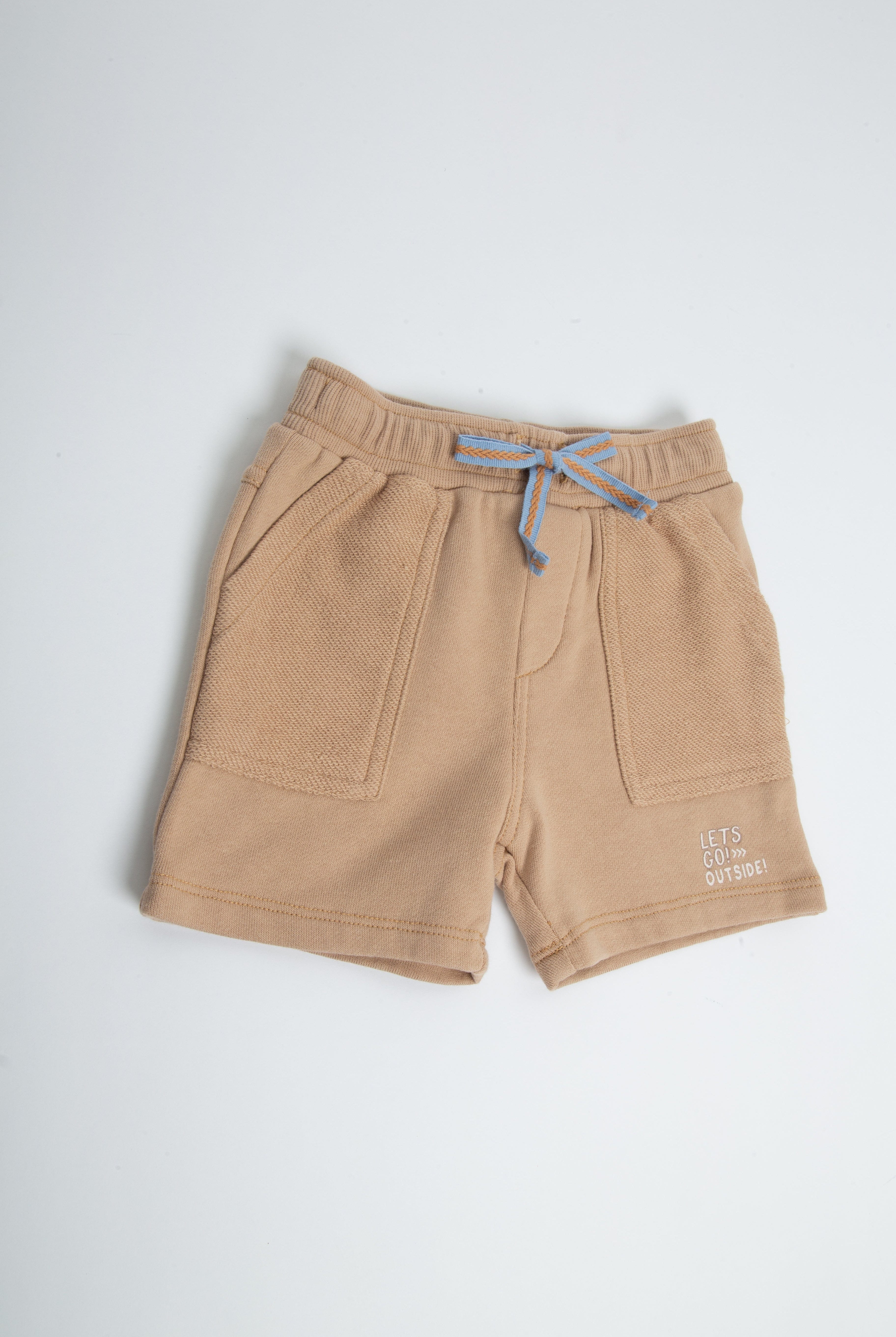 جينجرسنابس شورت ولادي بجيوب جانبية ورباط على الخصر بني