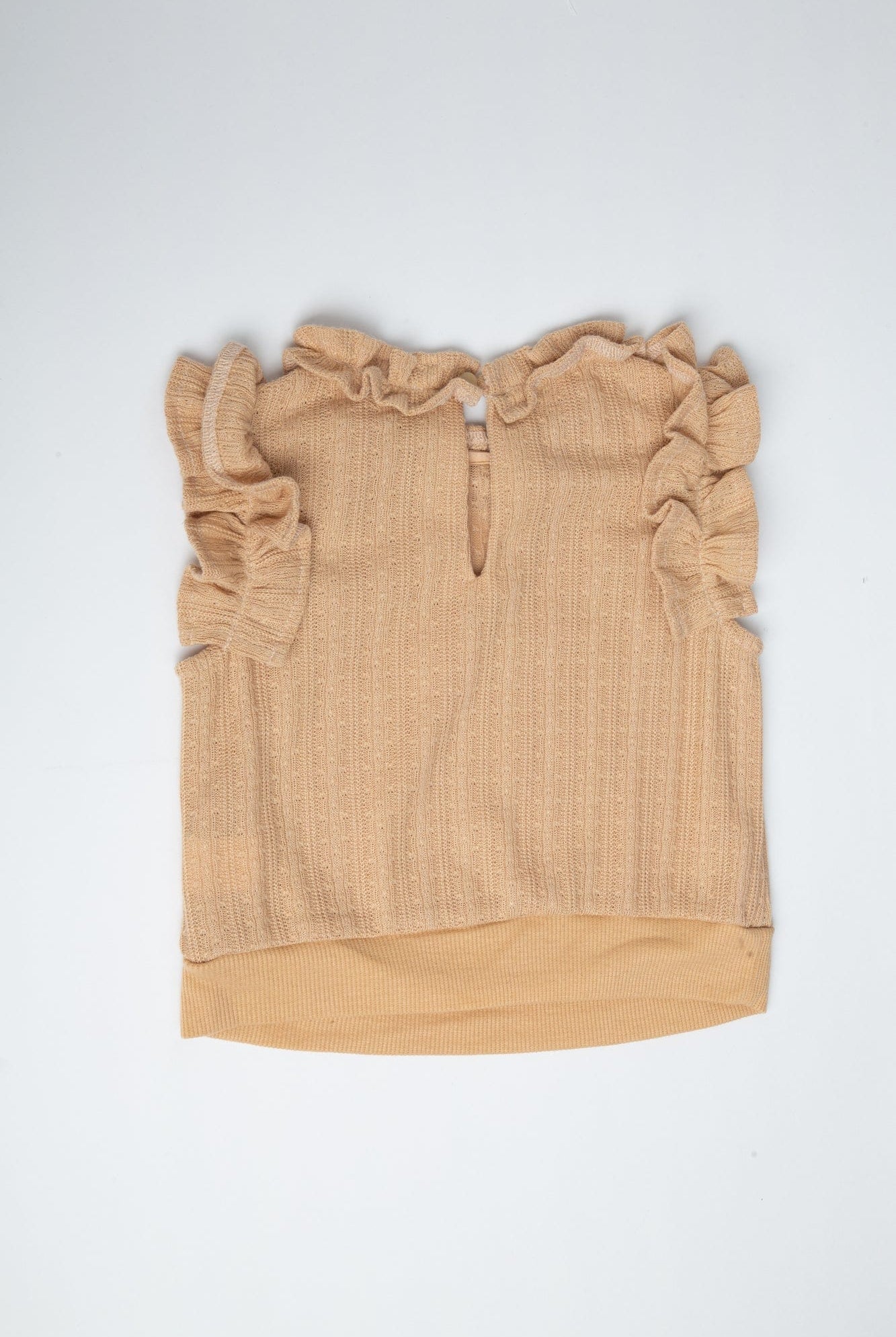 جينجرسنابس بلوزة نص بطن كت كرانيش على الكتف والياقة بناتي بيج