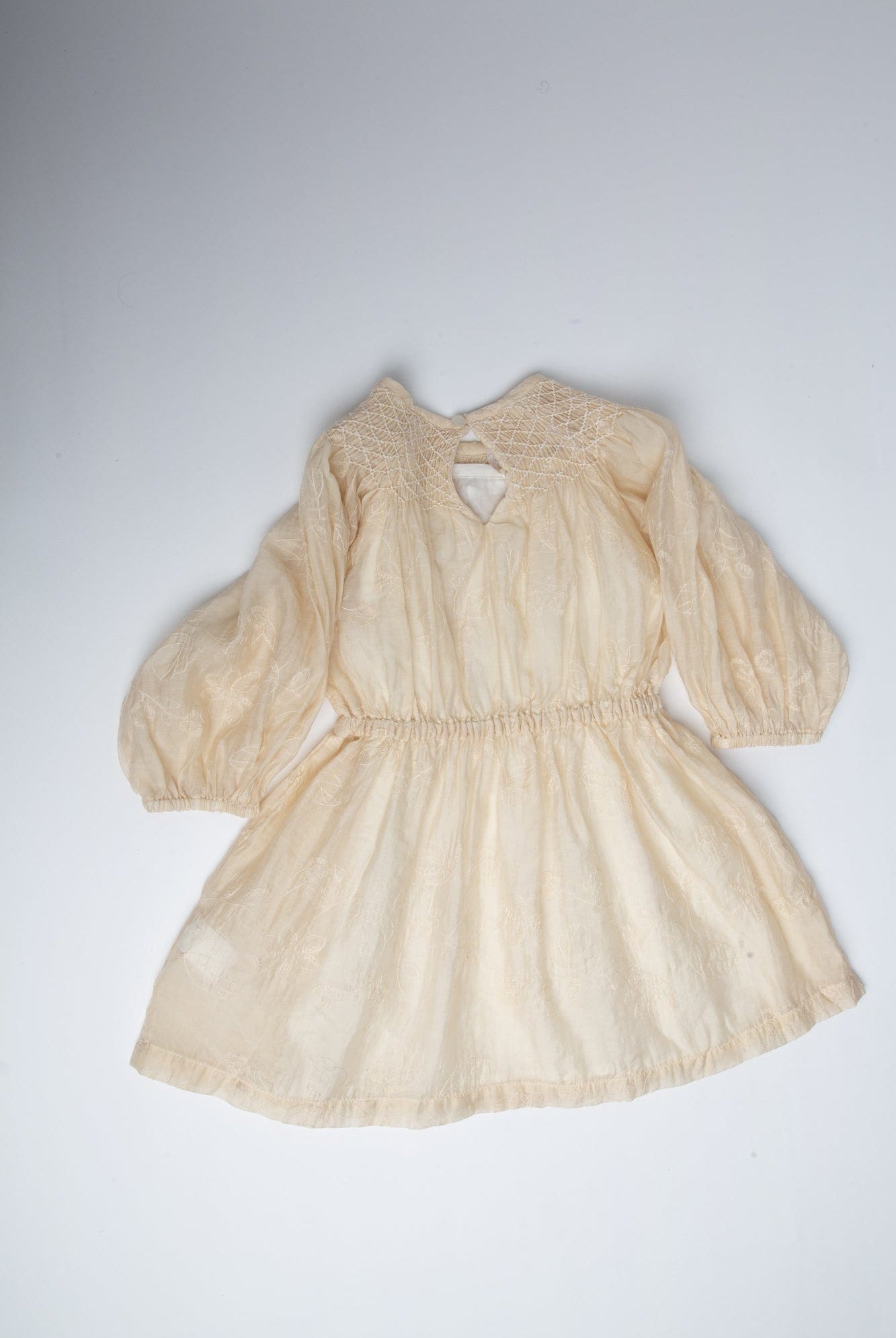 جينجرسنابس فستان سواريه مخصر مطرز من الياقة كم طويل بناتي بيج