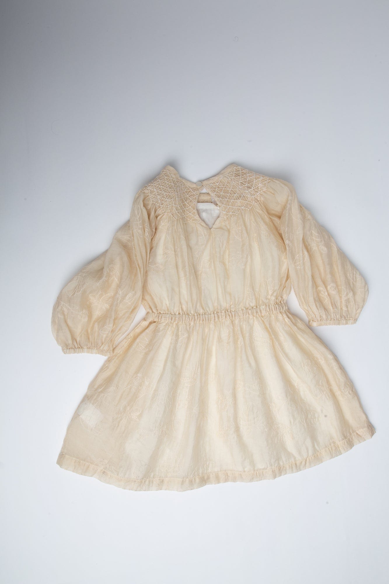 جينجرسنابس فستان سواريه مخصر مطرز من الياقة كم طويل بناتي بيج