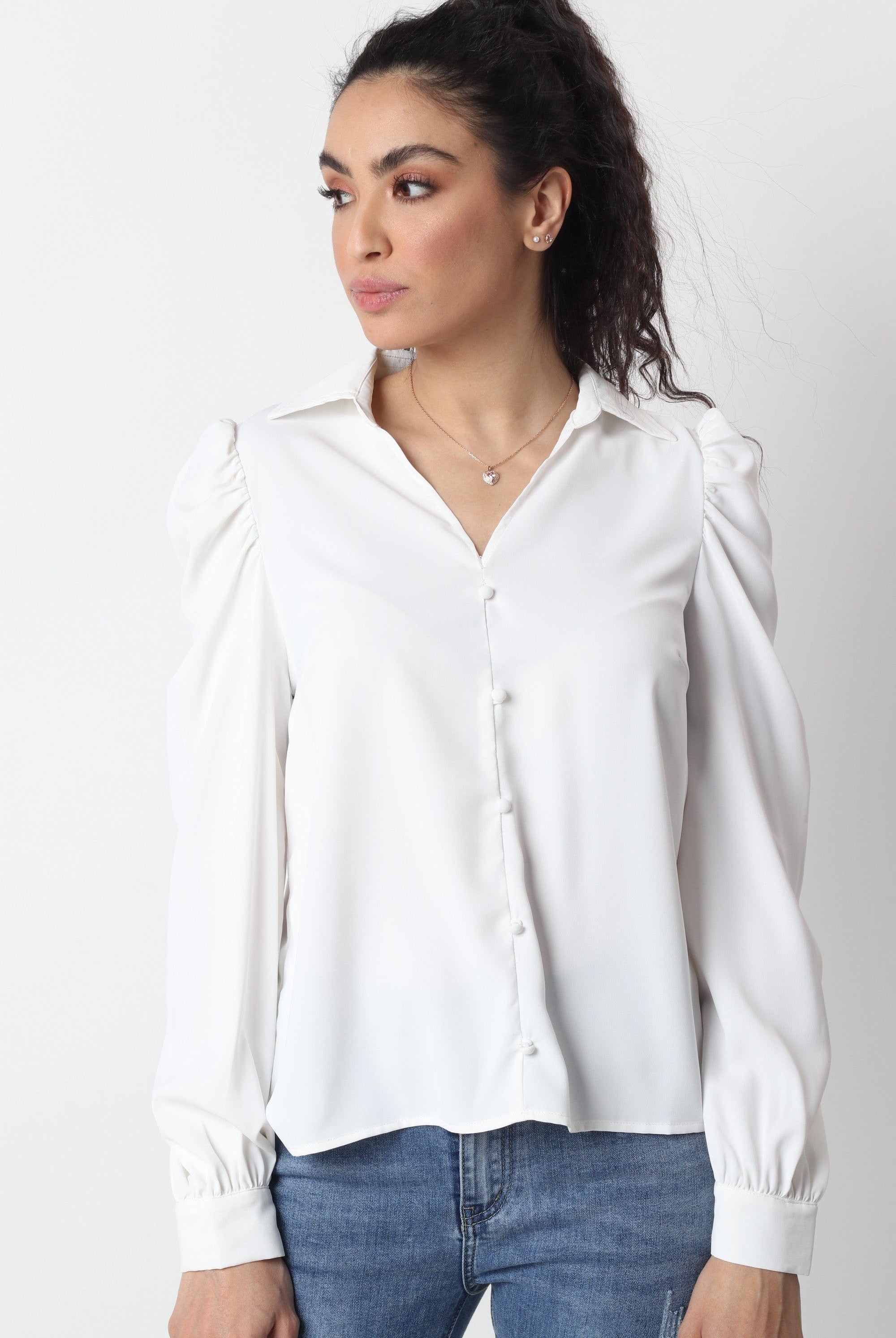 ميكا بلوزة بأكمام طويلة سادة بأزرار أمامية وأكتاف وفتحة سبعة