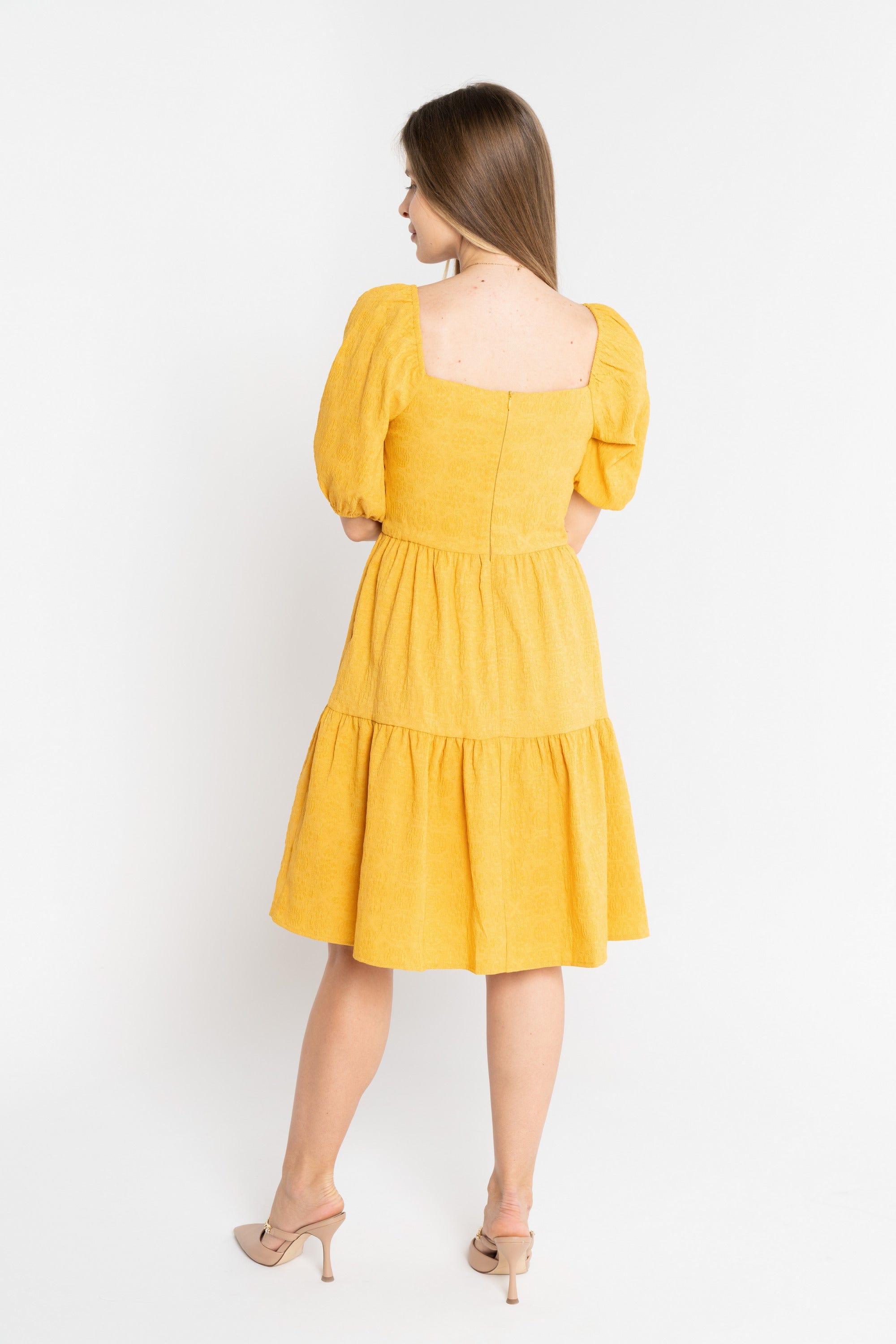 ميكا فستان قصير مخصر سادة نص كم بف نسائي