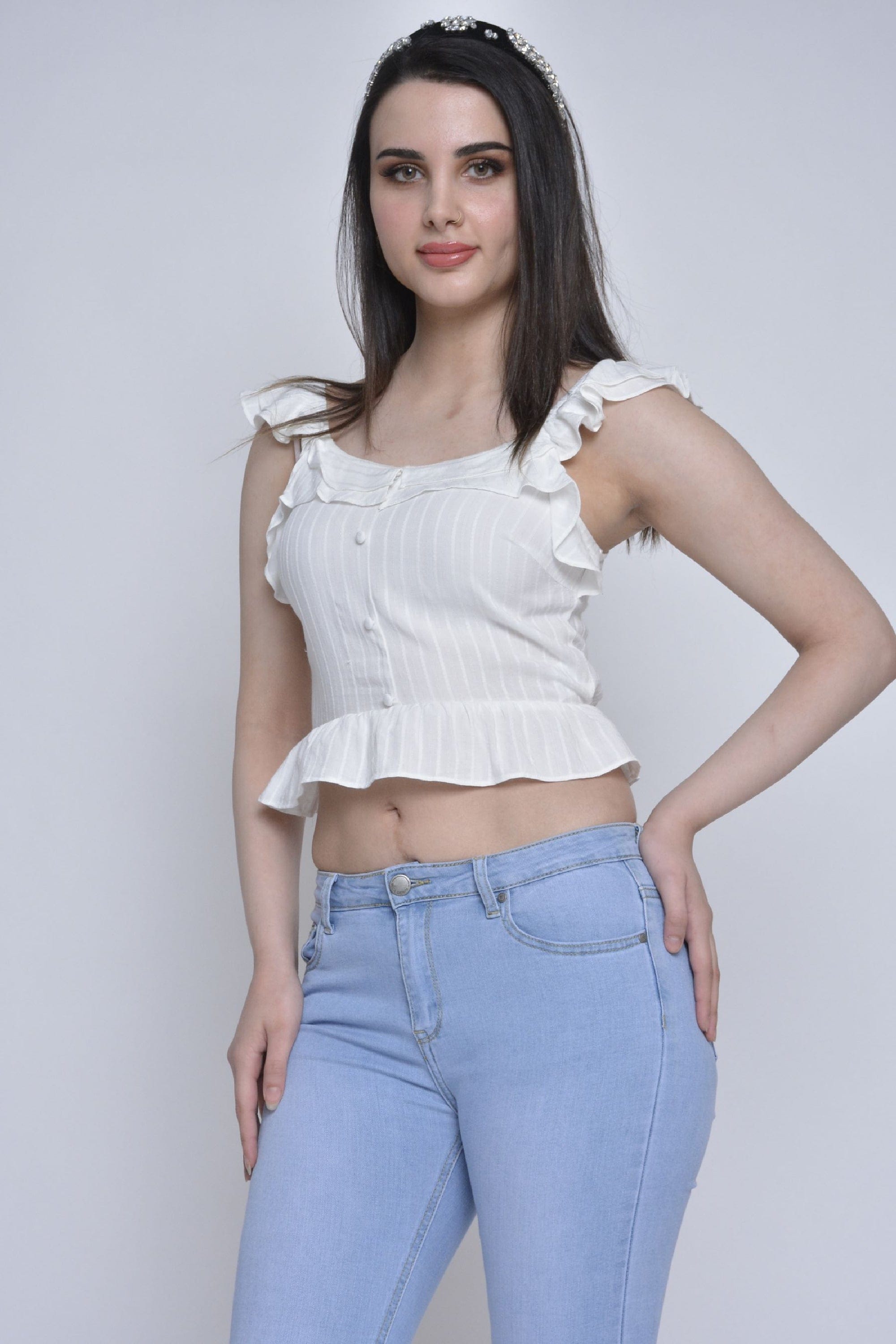 ميكا بلوزة نص بطن بأزرار أمامية وحمالات مكشكشة نسائي