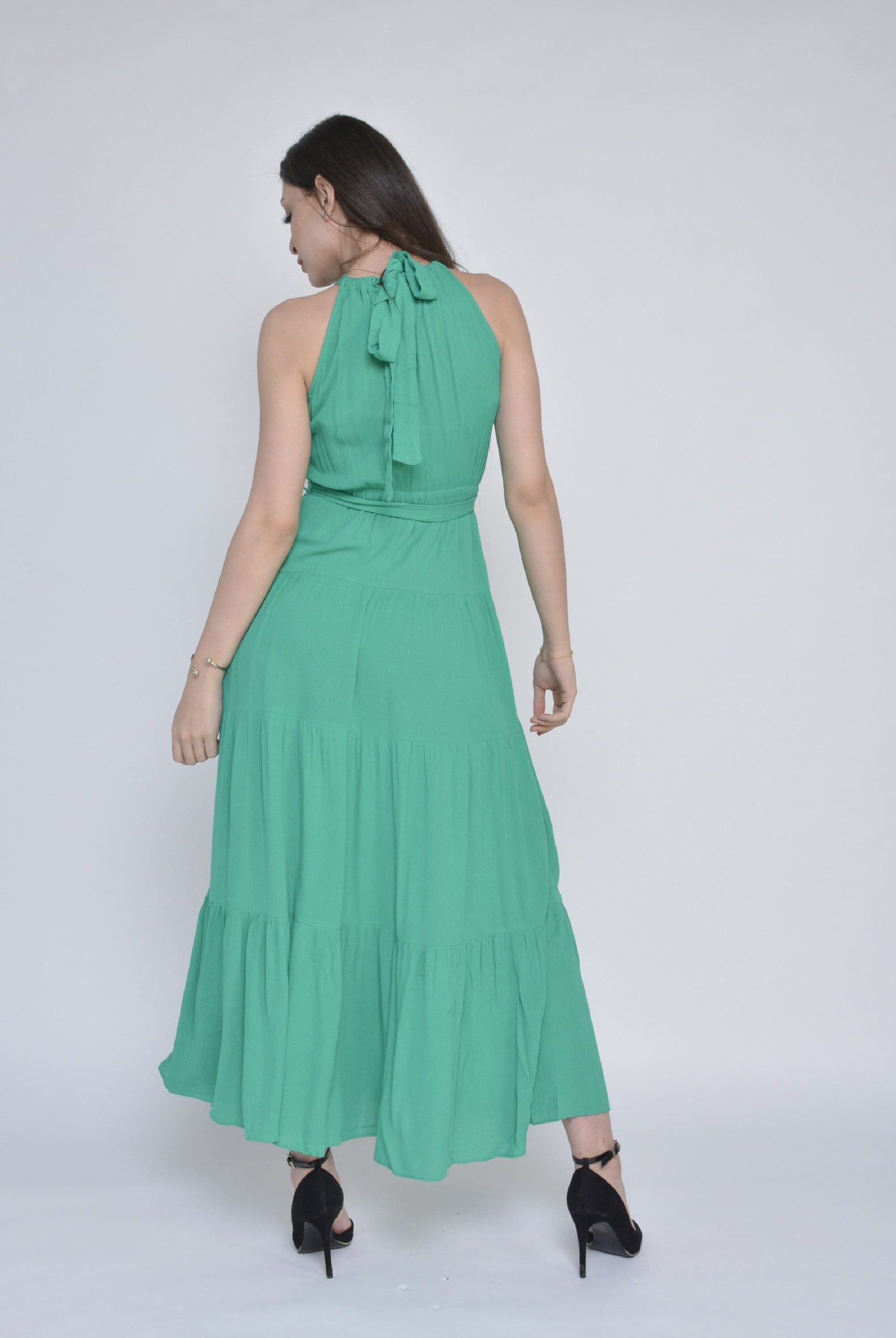 ميكا فستان ماكسي بدون أكمام سادة برباط خصر