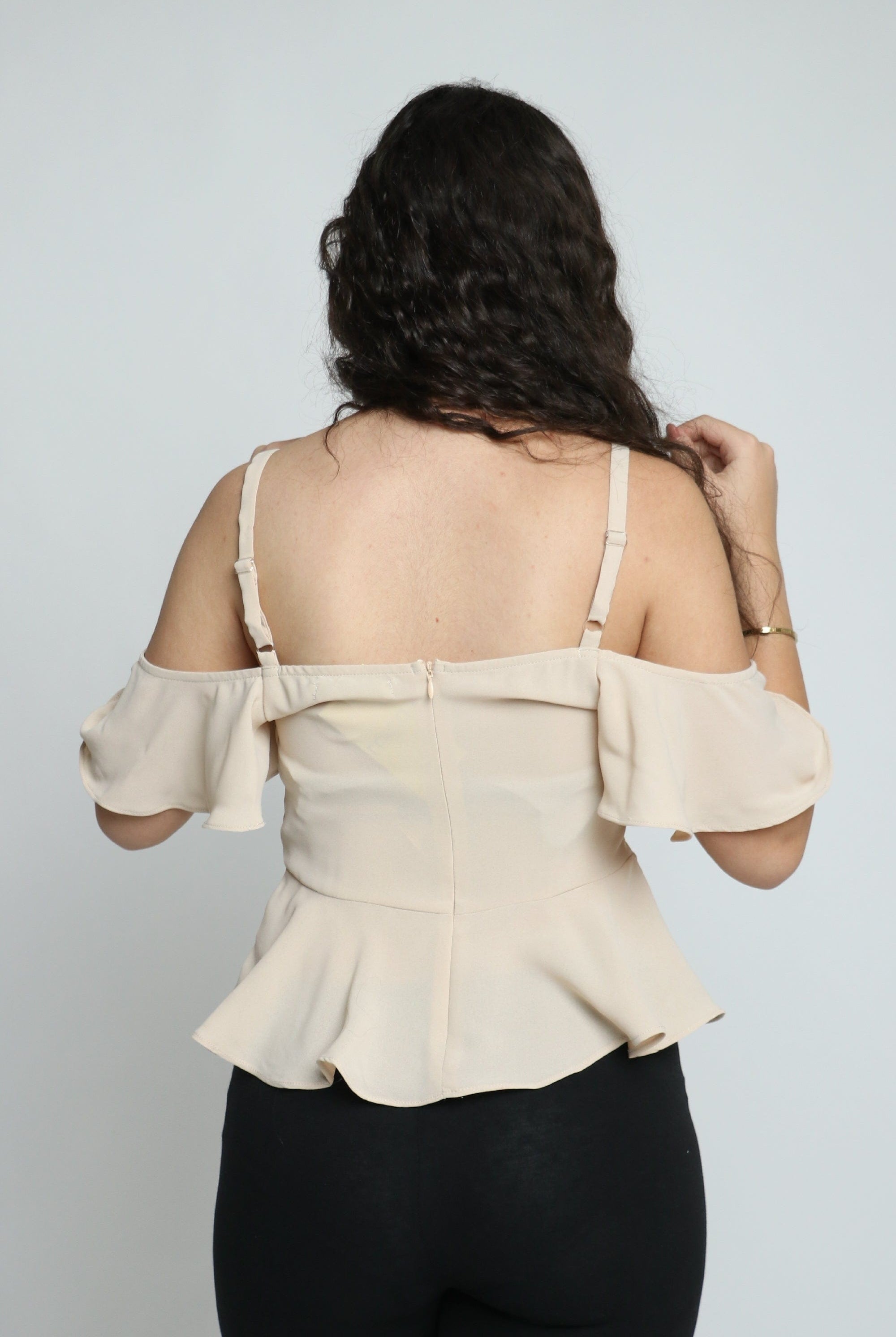 ميكا بلوزة حمالات بأكتاف مكشوفة مكشكشة نسائي