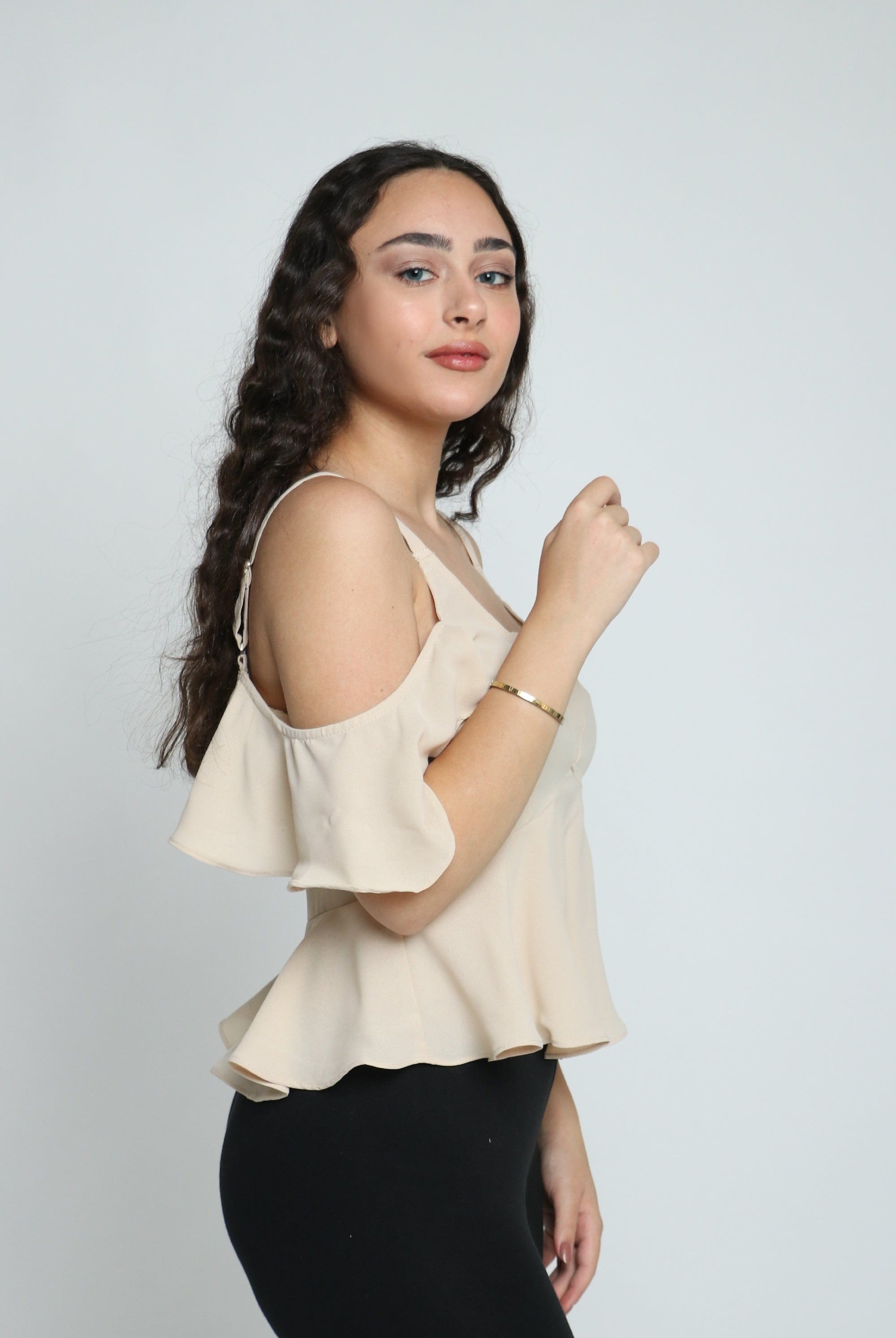 ميكا بلوزة حمالات بأكتاف مكشوفة مكشكشة نسائي