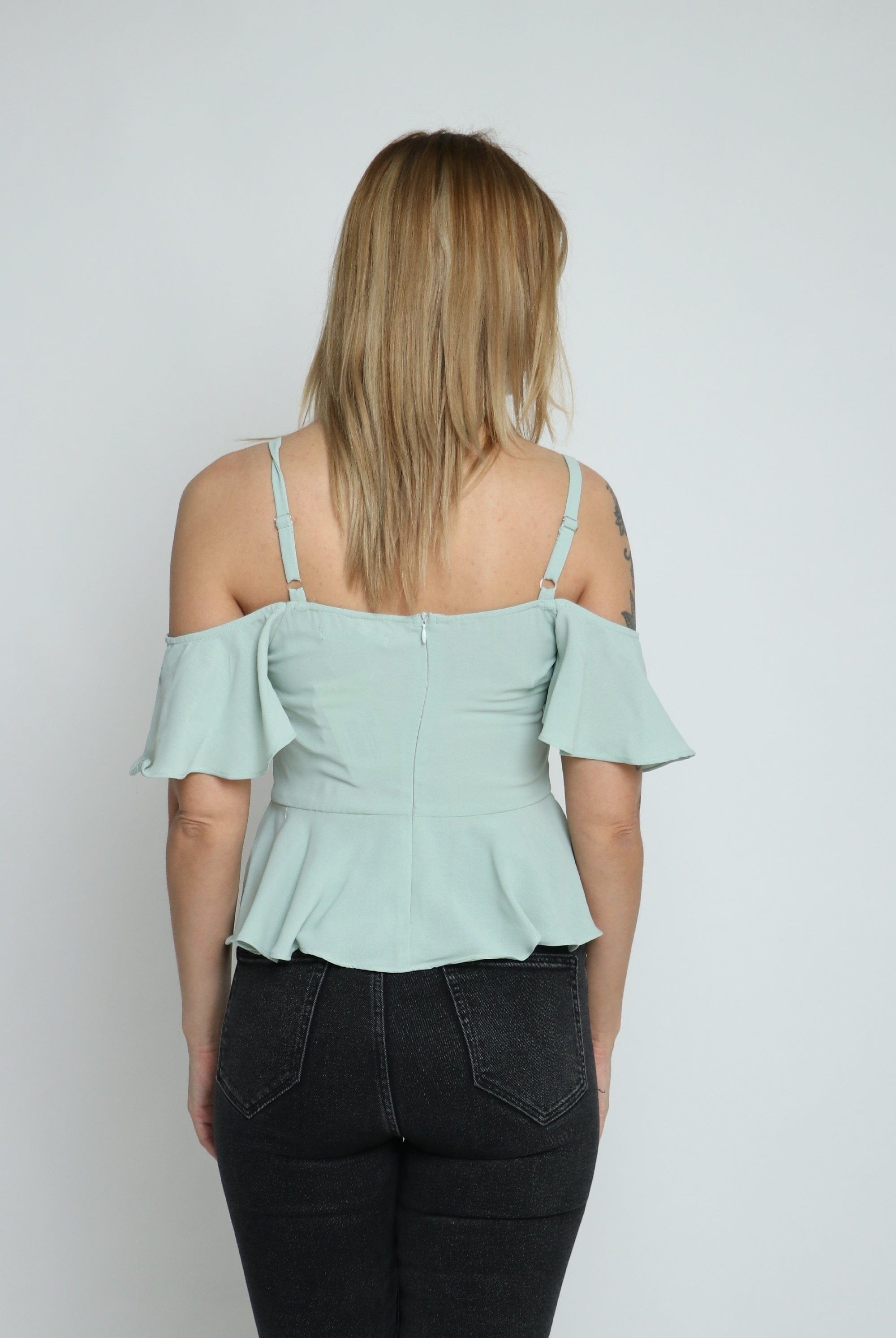 ميكا بلوزة حمالات بأكتاف مكشوفة مكشكشة نسائي