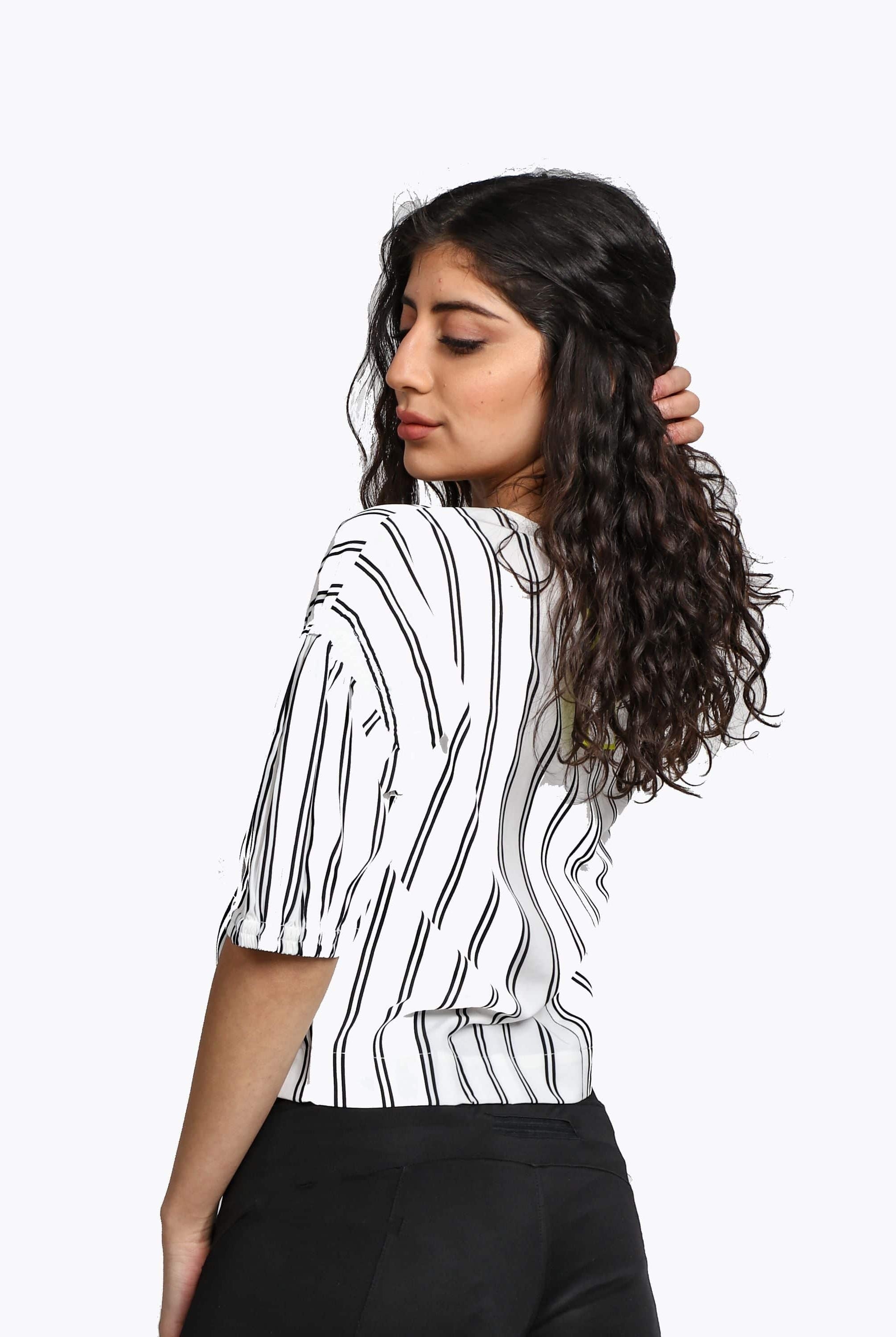 ميكا بلوزة مخططة بالطول نص بطن نص كم نسائي