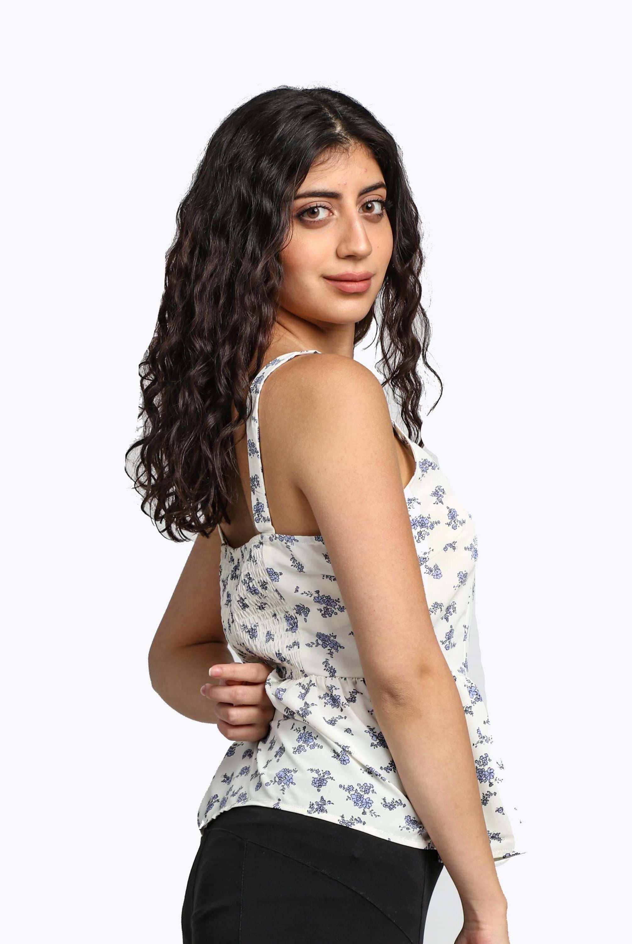 ميكا بلوزة مشجرة بأزرار جانبية وحمالات عريضة مكشكشة من أسفل نسائي