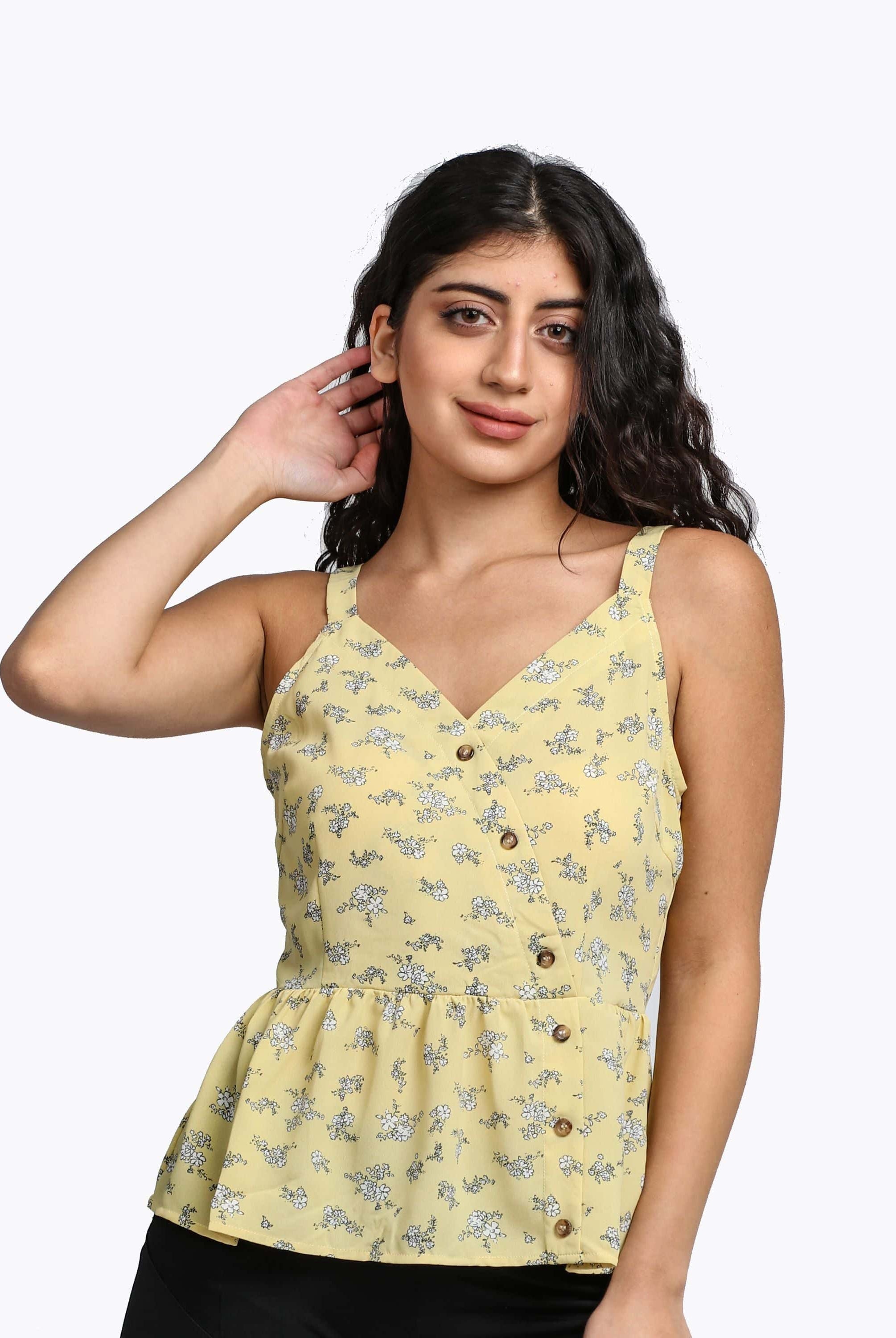 ميكا بلوزة مشجرة بأزرار جانبية وحمالات عريضة مكشكشة من أسفل نسائي