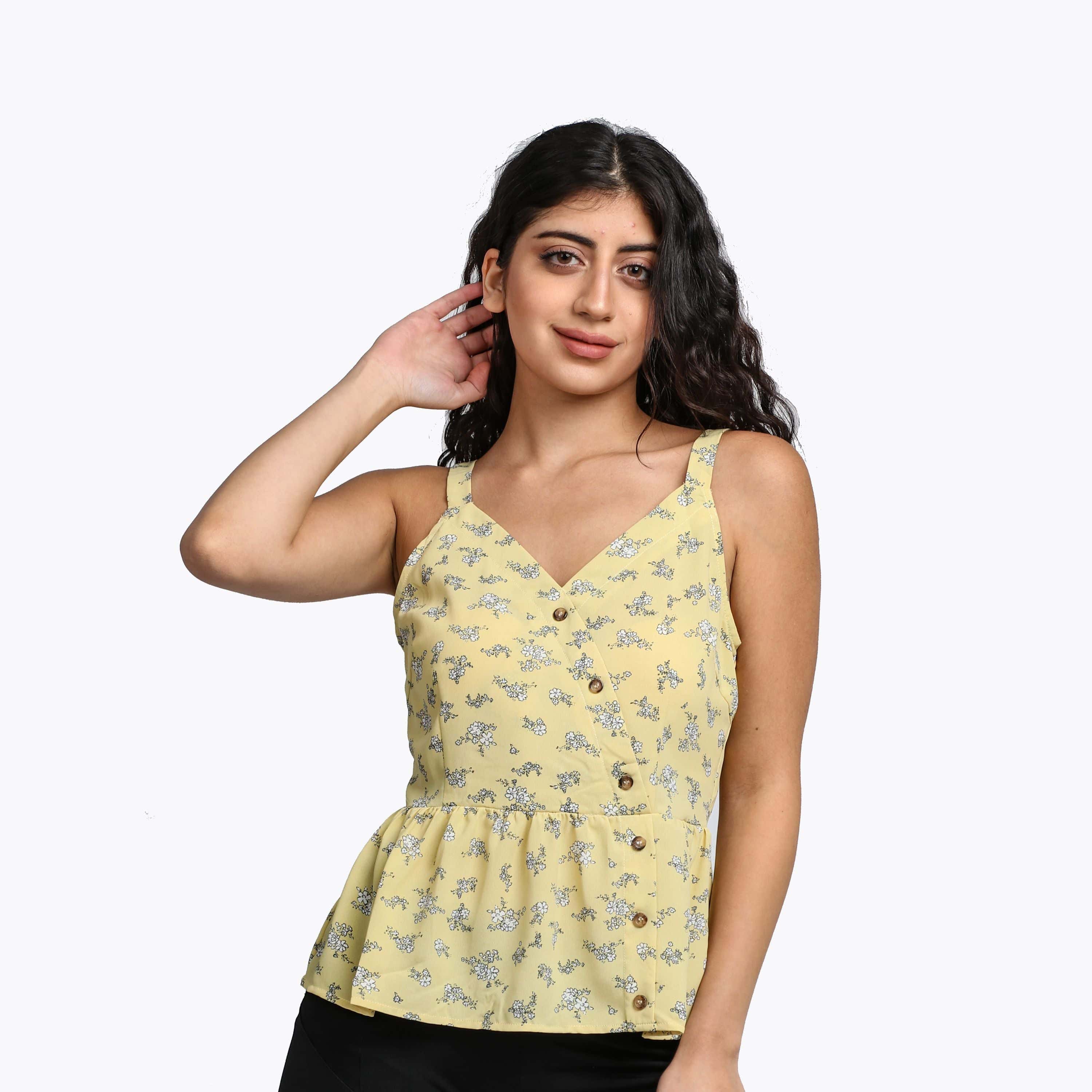 ميكا بلوزة مشجرة بأزرار جانبية وحمالات عريضة مكشكشة من أسفل نسائي