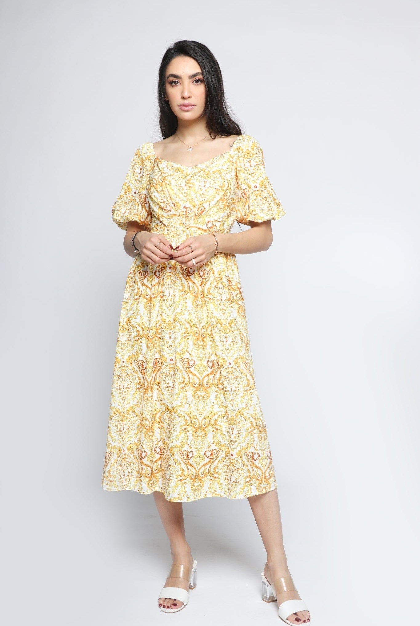 ميكا فستان ميدي بأكمام قصيرة مشجر بفتحة صدر عميقة