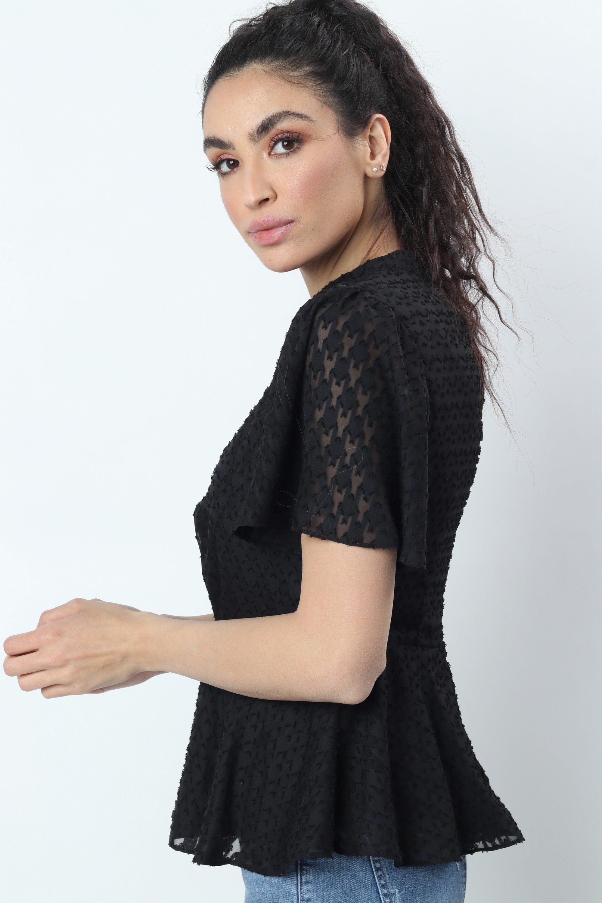ميكا بلوزة دانتيل مخصر كم قصير واسع نسائي