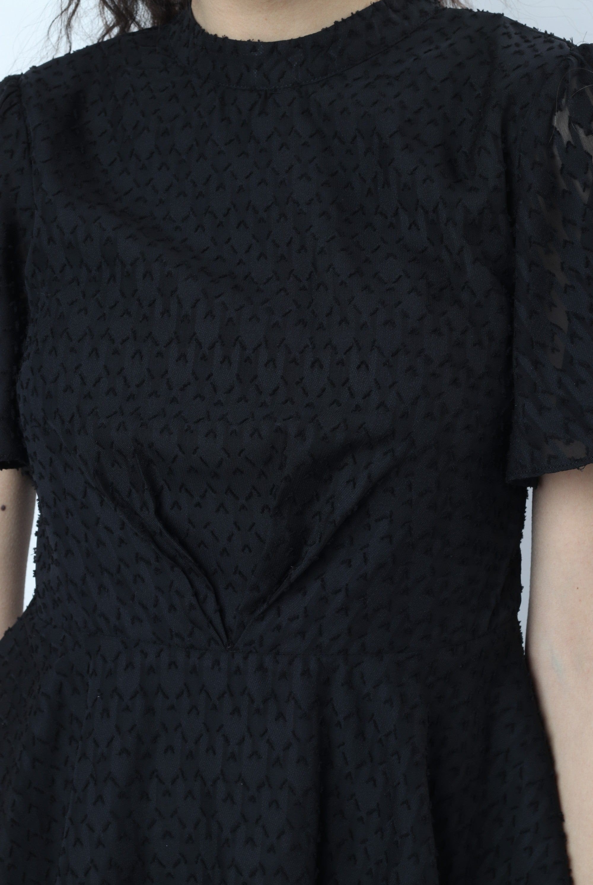 ميكا بلوزة دانتيل مخصر كم قصير واسع نسائي