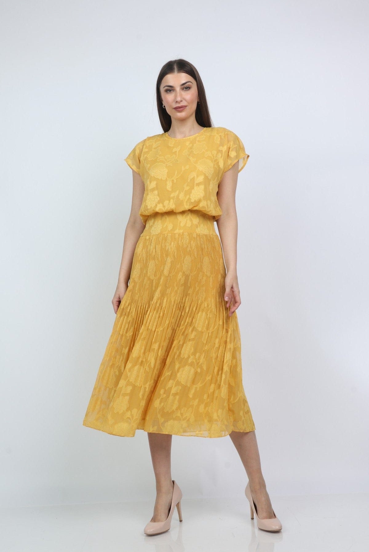 ميكا فستان ميدي مخصر بكم قصير