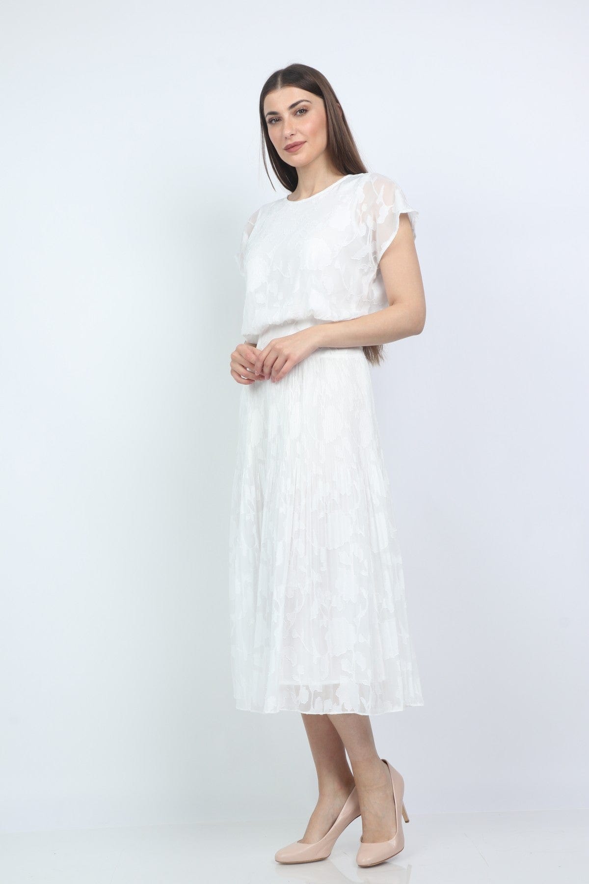 ميكا فستان ميدي مخصر بكم قصير