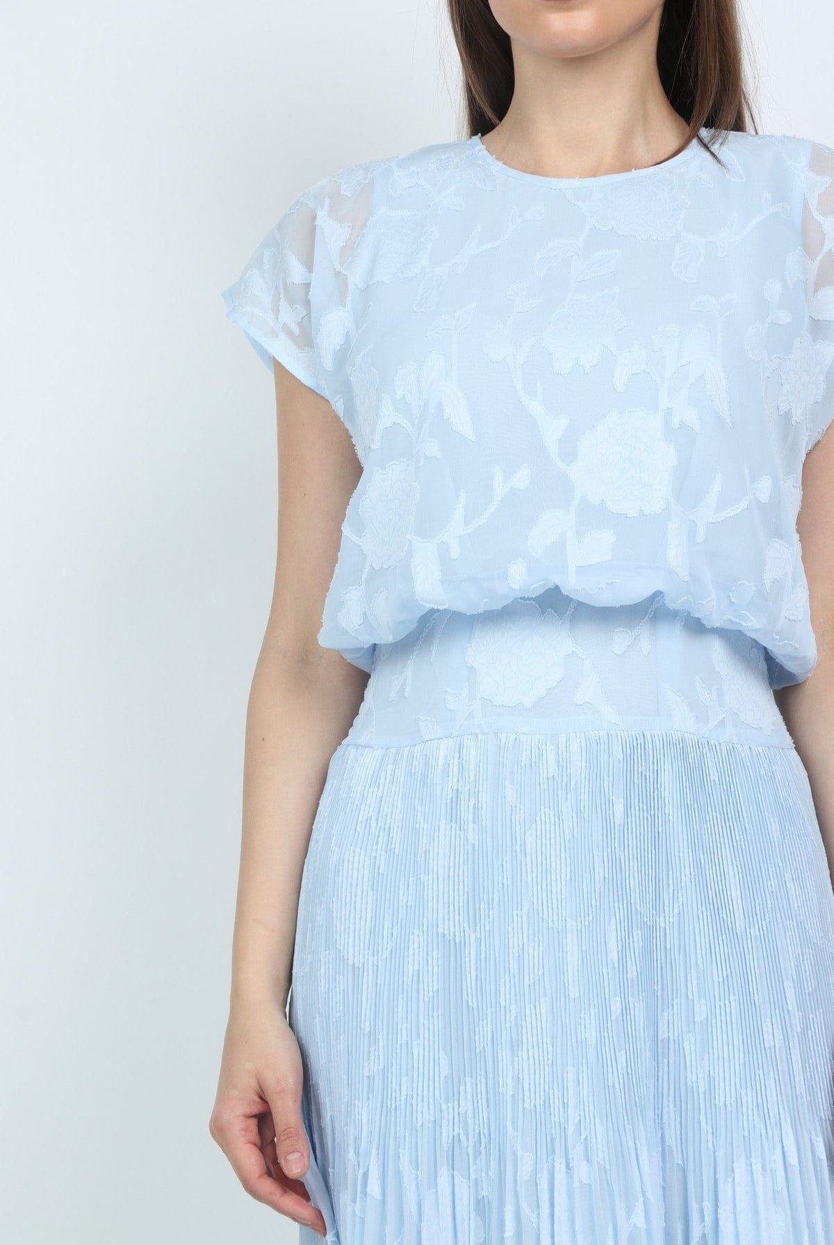 ميكا فستان ميدي مخصر بكم قصير