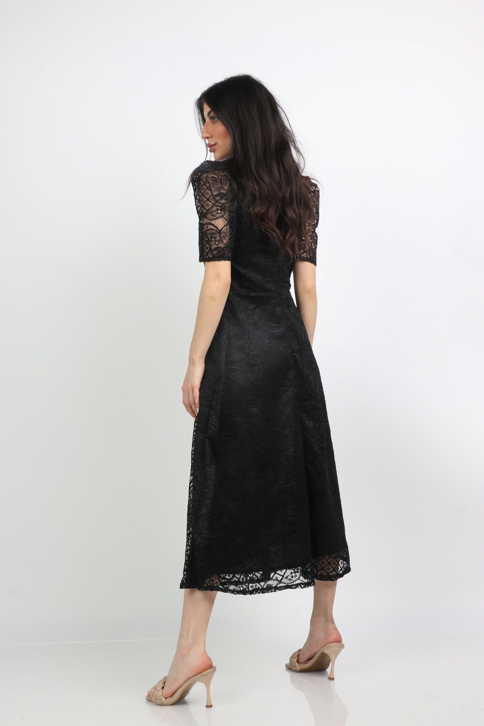 ميكا فستان ميدي سهرة ناعم بكم قصير