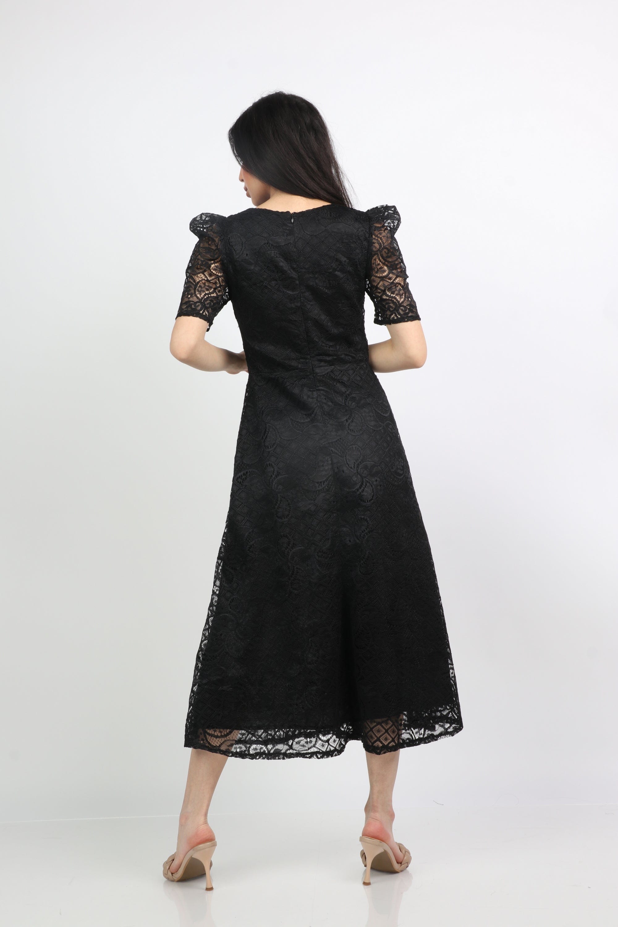 ميكا فستان ميدي سهرة ناعم بكم قصير