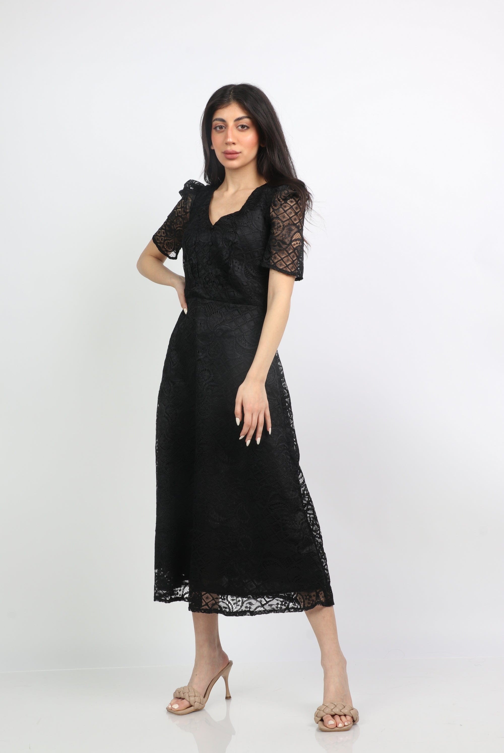 ميكا فستان ميدي سهرة ناعم بكم قصير