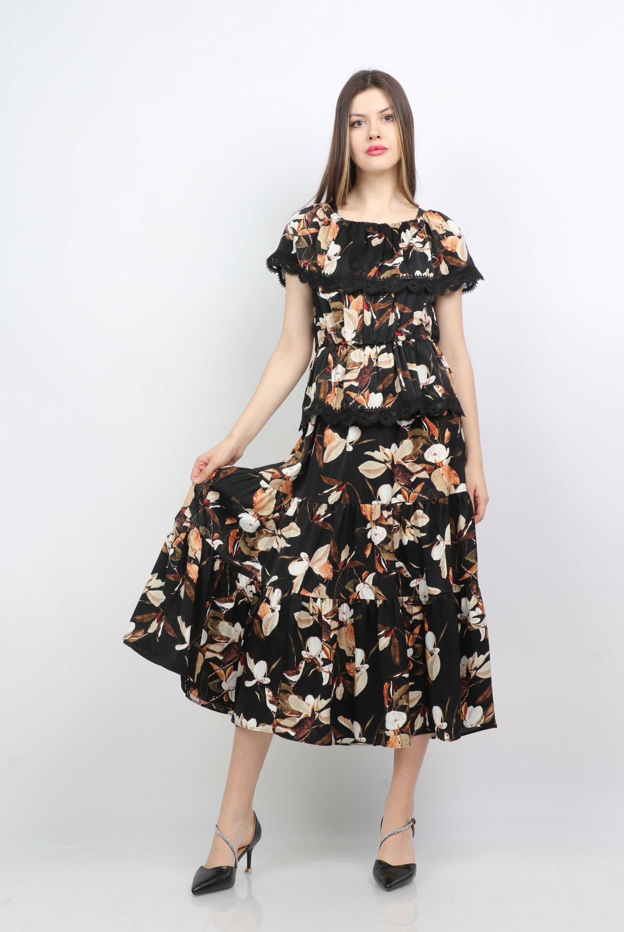 ميكا فستان ميدي مشجر واسع بكم قصير