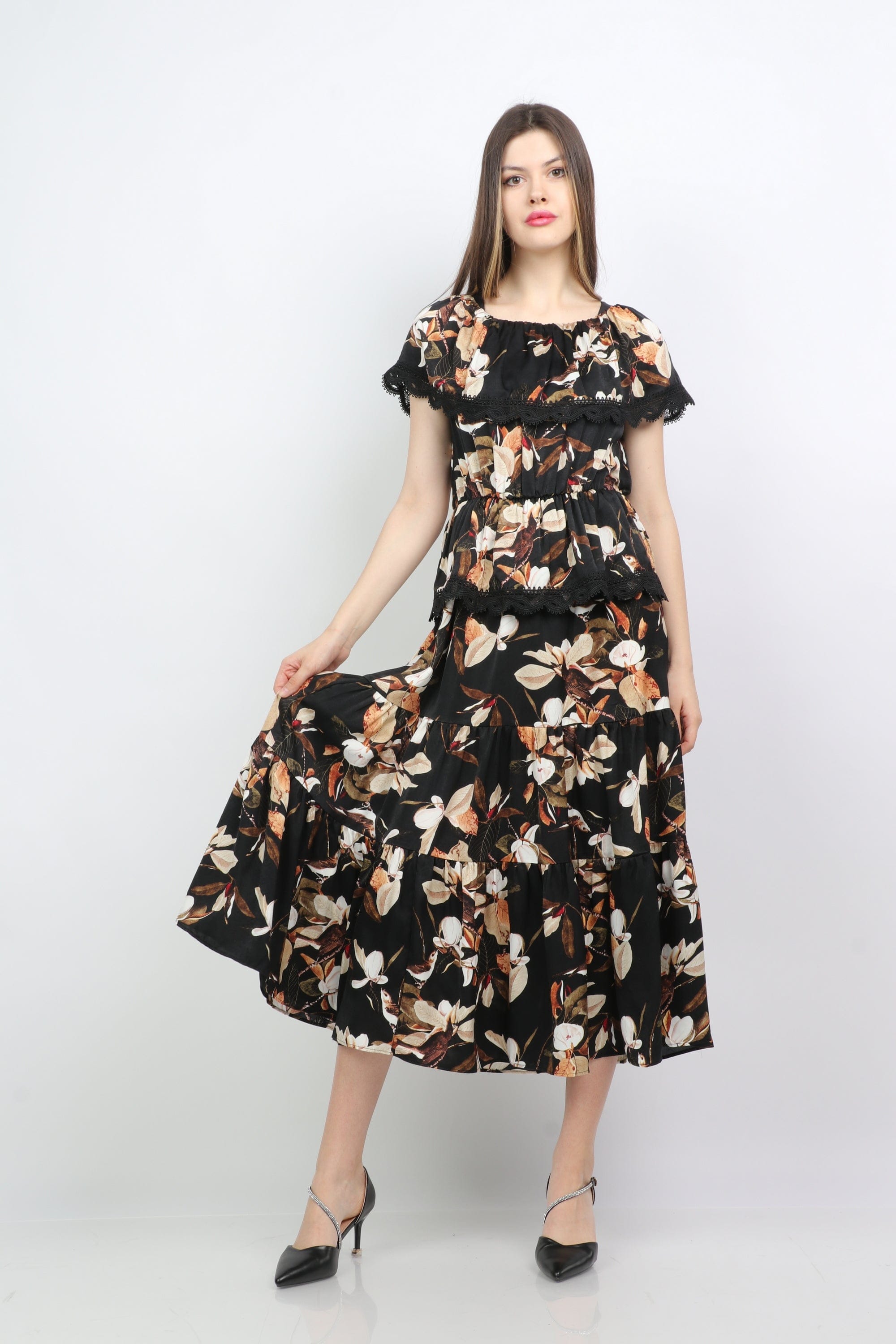 ميكا فستان ميدي مشجر واسع بكم قصير