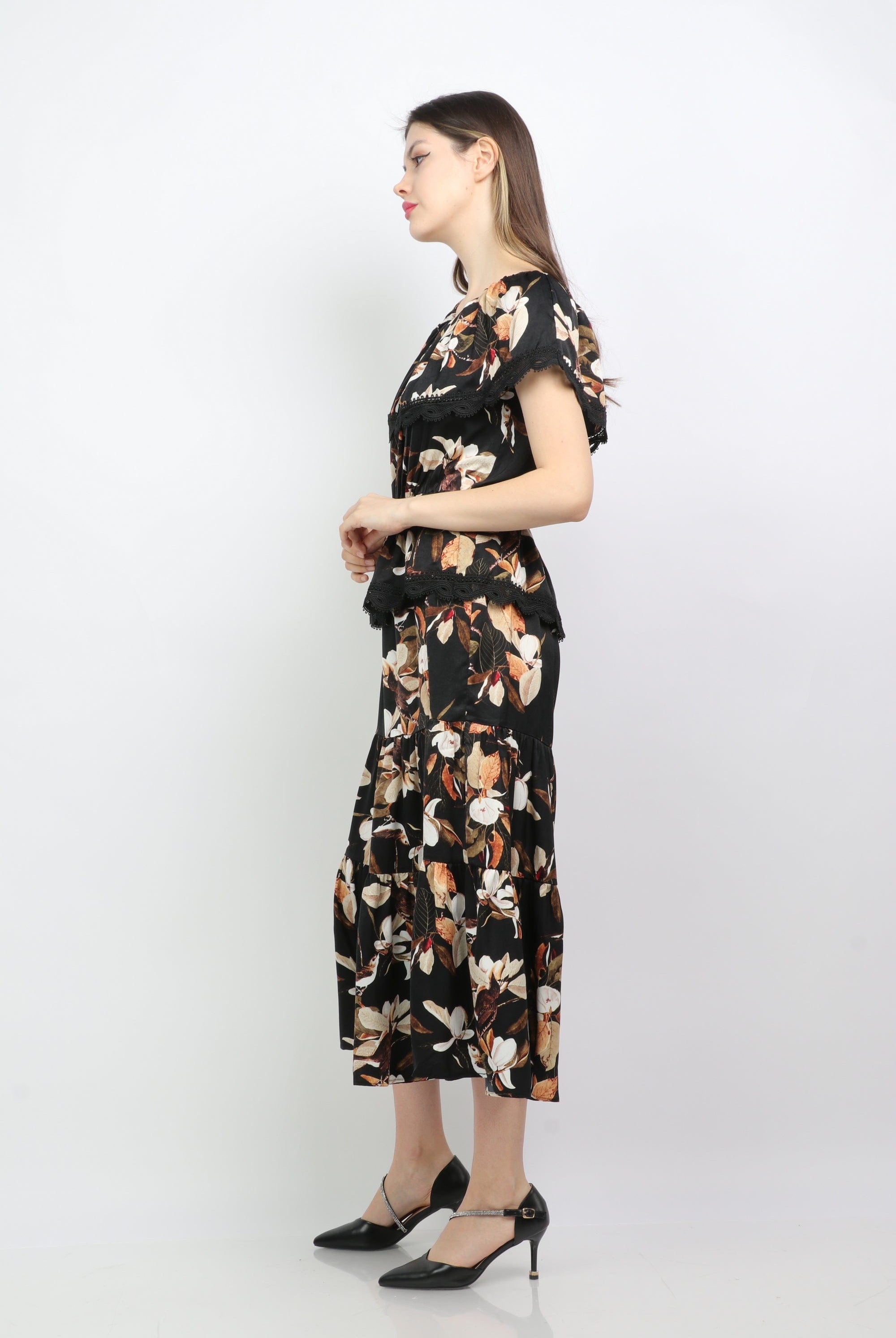 ميكا فستان ميدي مشجر واسع بكم قصير