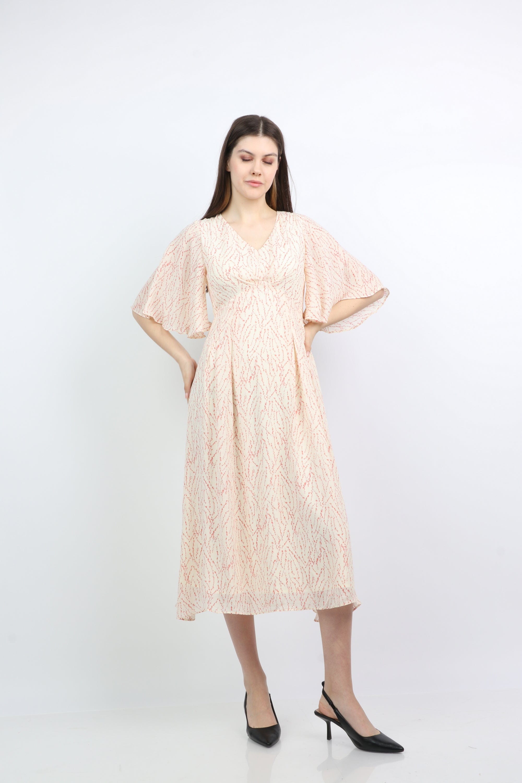 ميكا فستان ميدي منقوش فتحة رقبة سبعة كم فراشة قصير