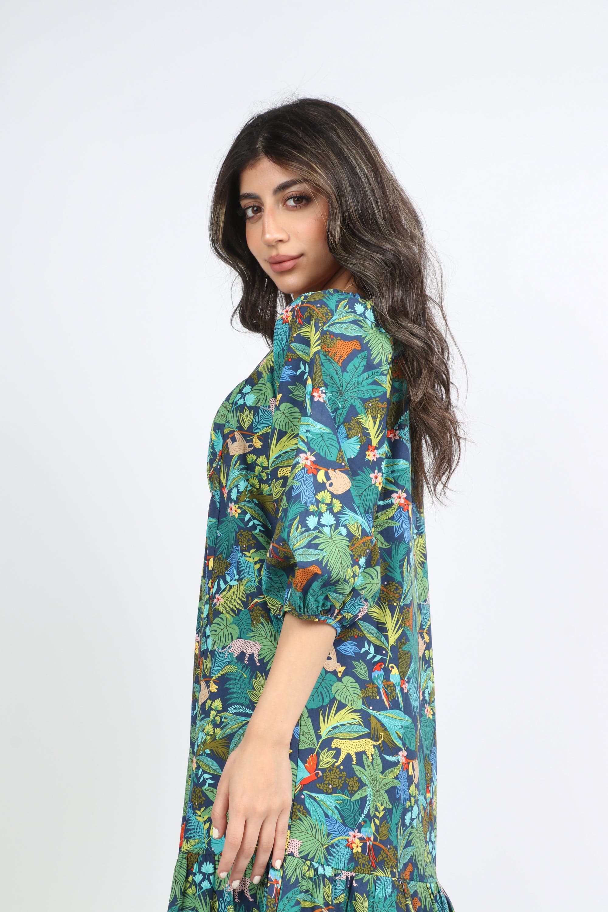 ميكا فستان ميدي مشجر بياقة مربعة كم قصير منفوش