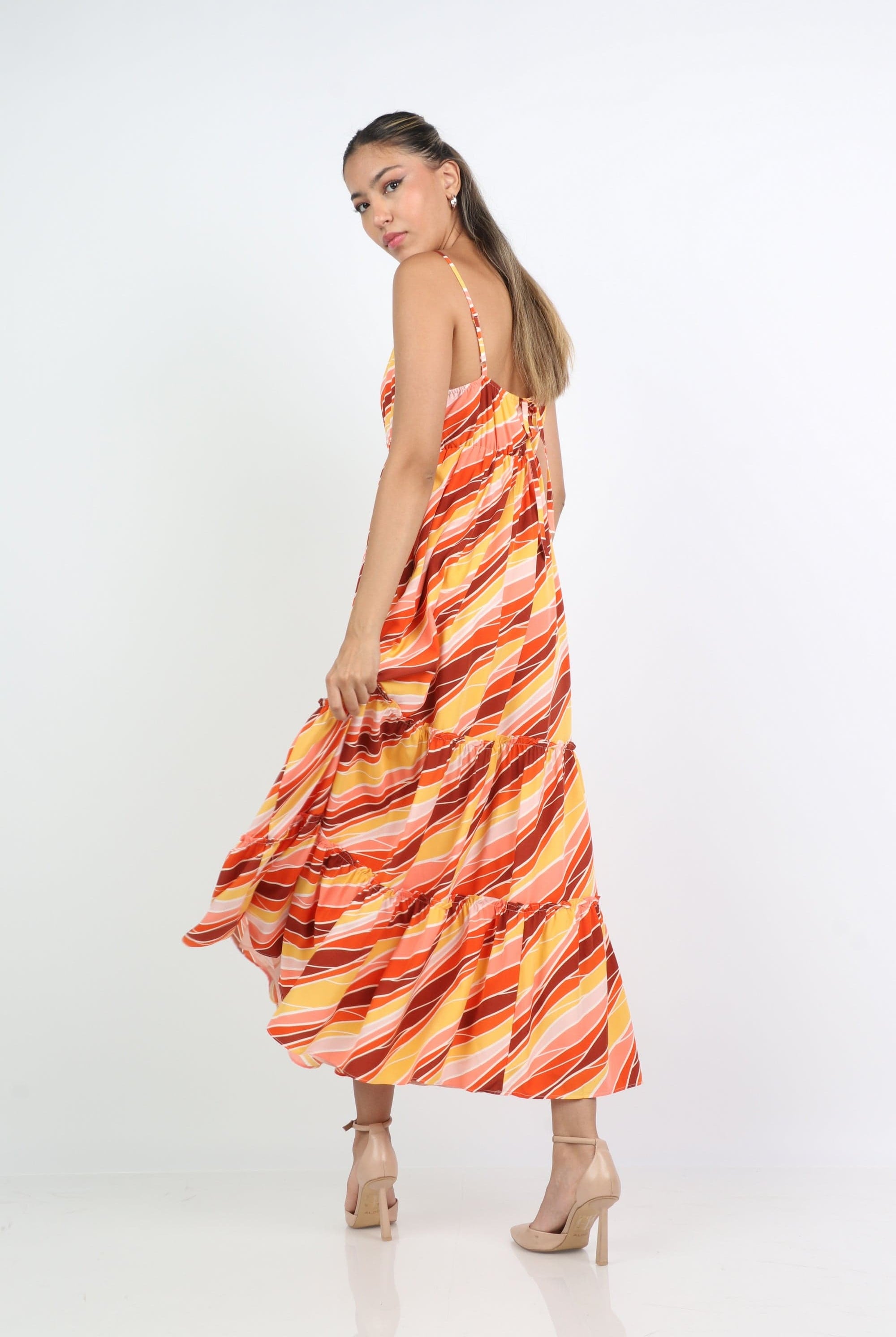 ميكا فستان طويل بحمالات مطبوع بكشكشة