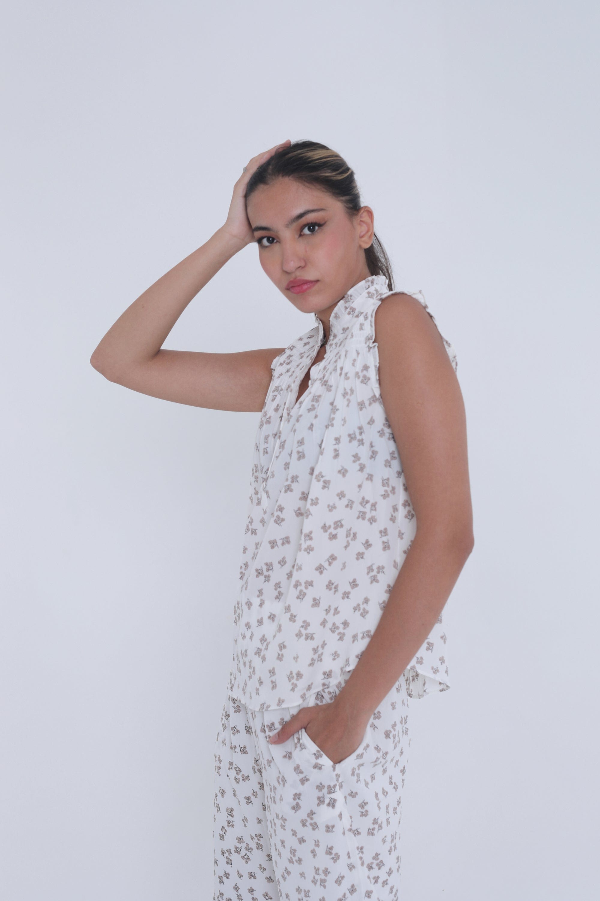 ميكا بلوزة كت مشجرة بياقة وفتحة على الصدر نسائي