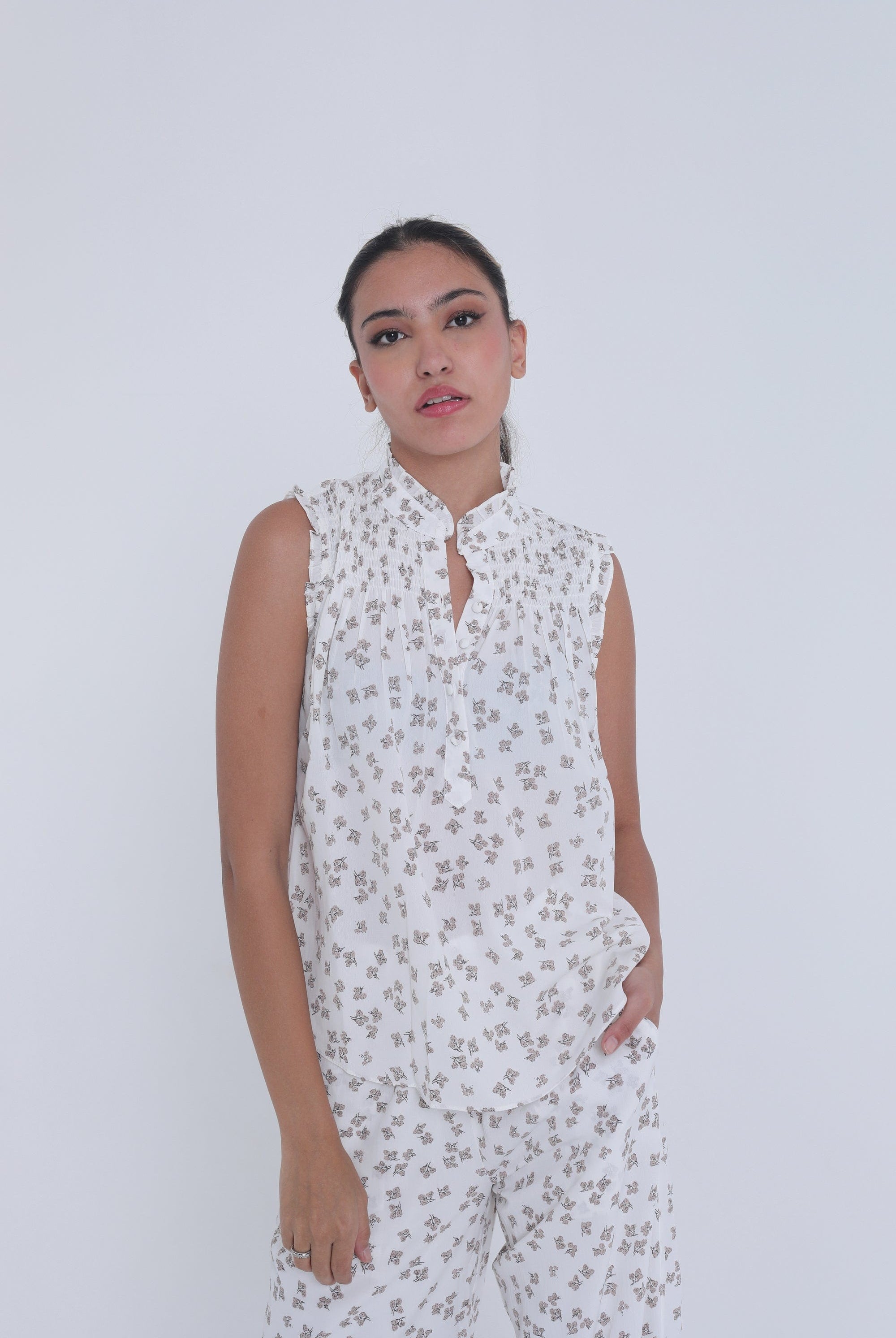 ميكا بلوزة كت مشجرة بياقة وفتحة على الصدر نسائي