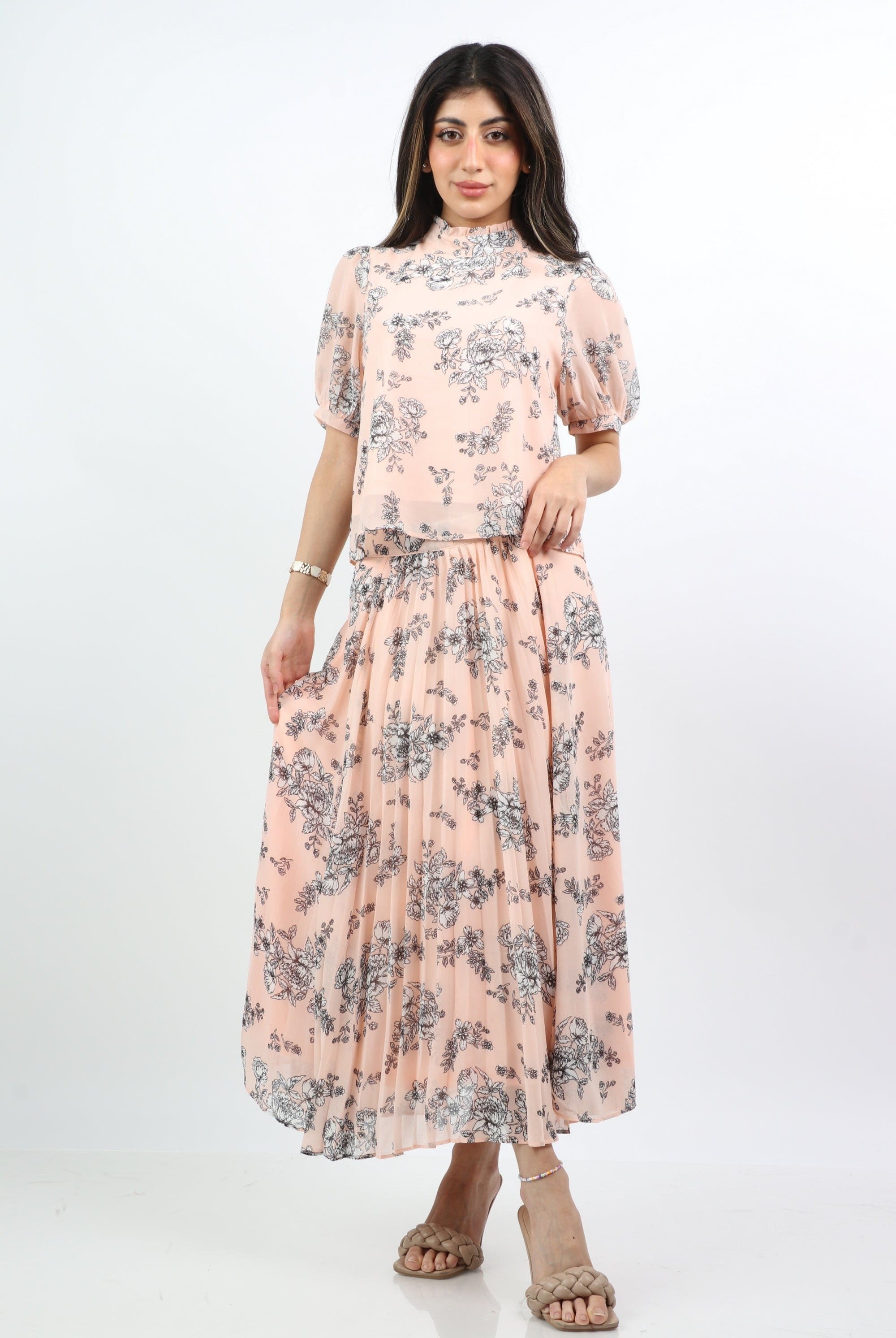 ميكا بلوزة مشجرة بنمط ورود برقبة عالية نص كم بف نسائي