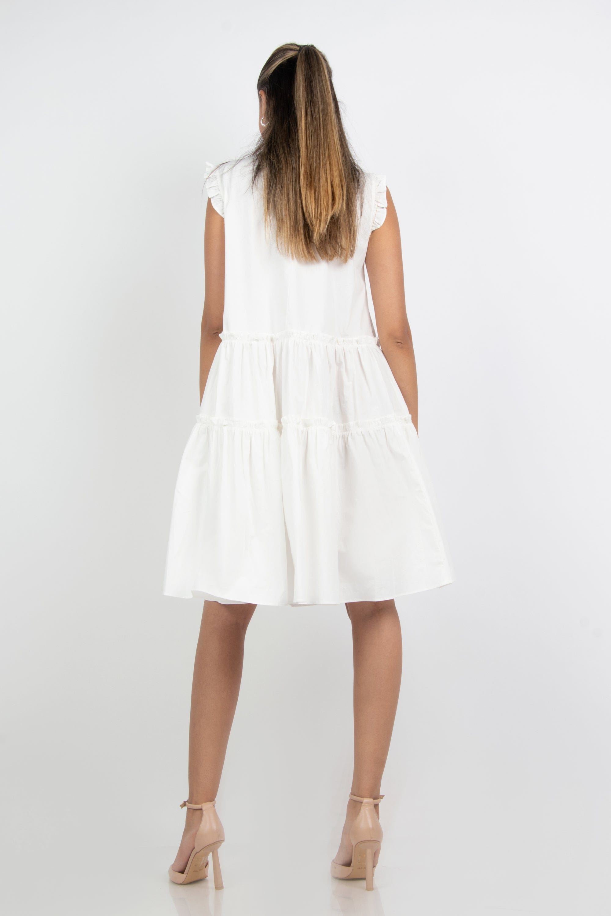 ميكا فستان قصير منفوش مزين بكشكشة ع الكتف بدون كم