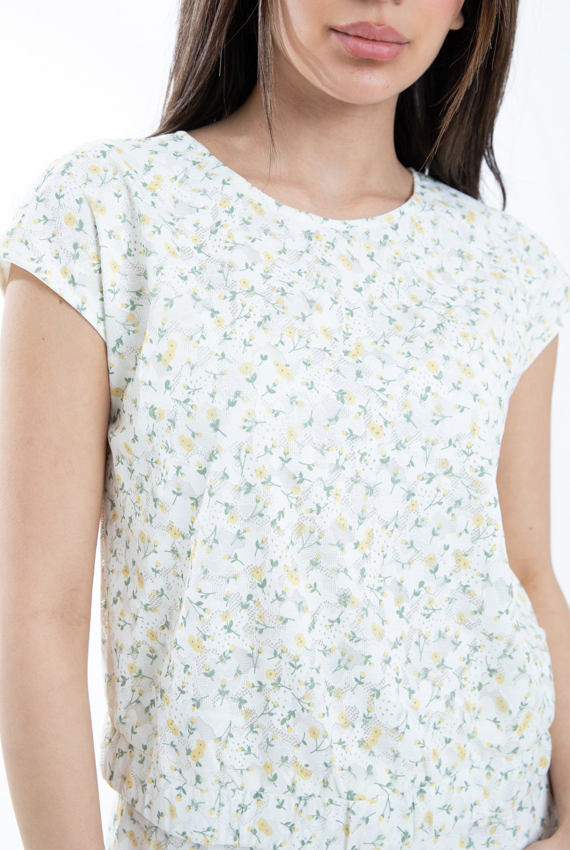 ميكا بلوزة بأكمام قصيرة بياقة دائرية مشجرة