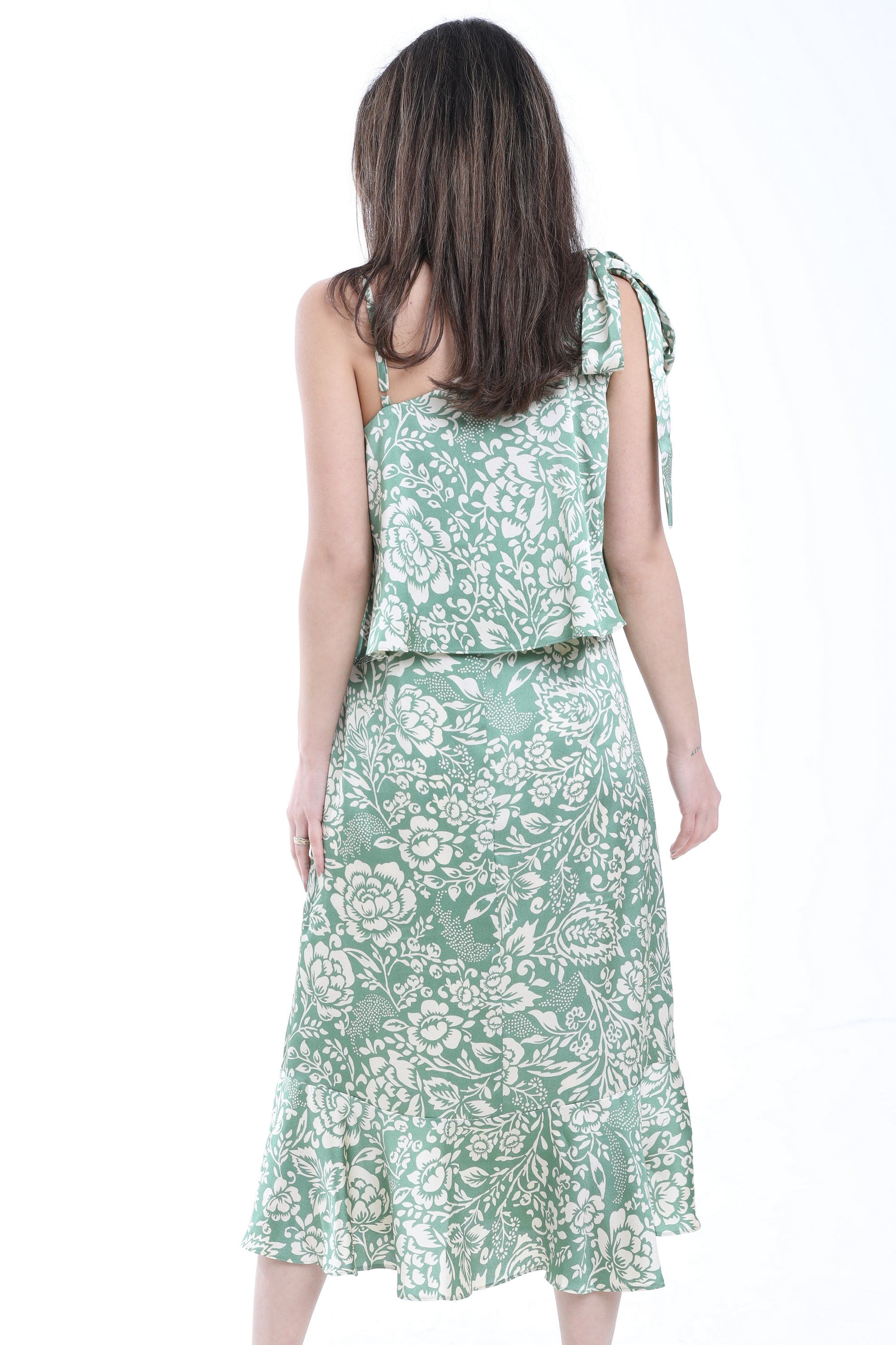 ميكا فستان ميدي بدون أكمام بحمالات مشجر فضفاض