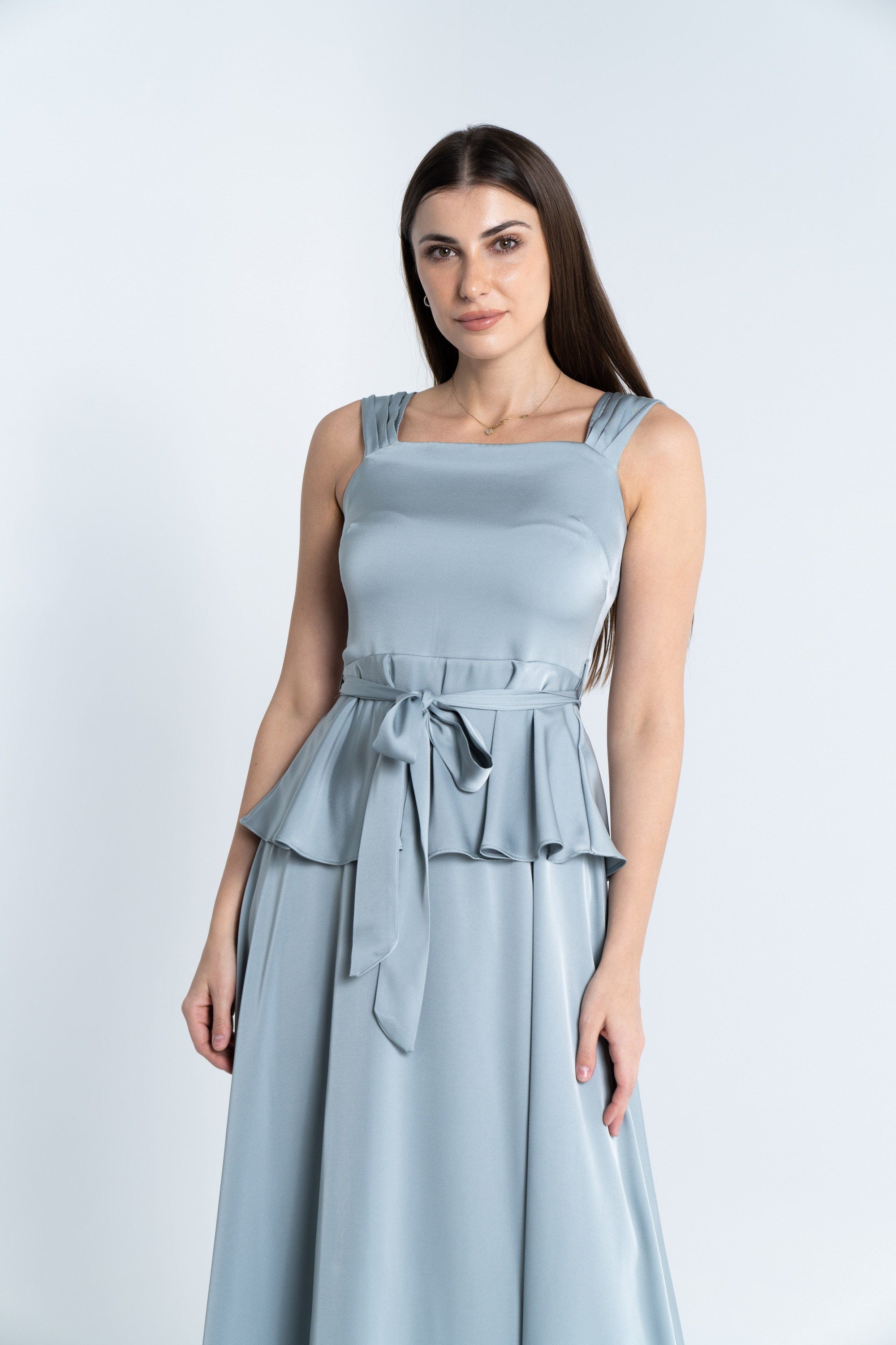 ميكا فستان ماكسي سادة بحمالات طبقتين مخصر بحزام على الخصر نسائي