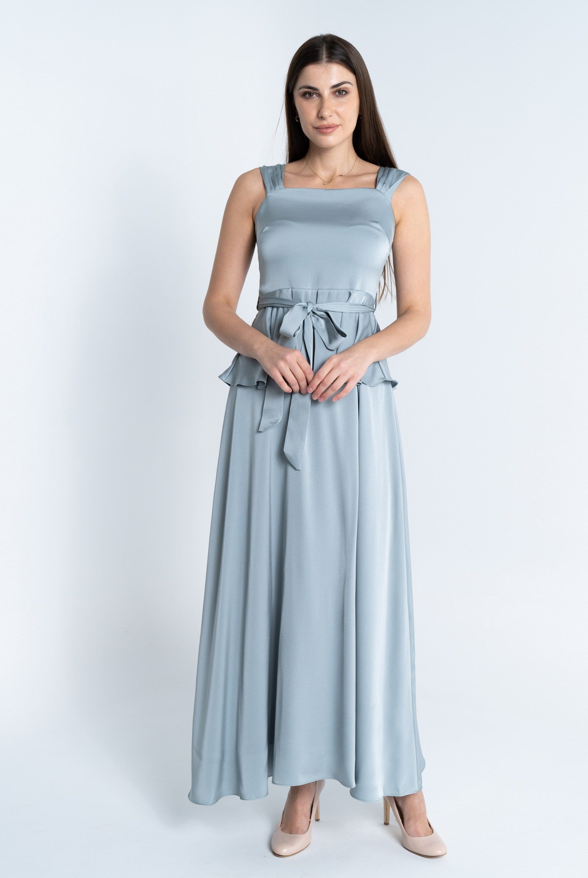 ميكا فستان ماكسي سادة بحمالات طبقتين مخصر بحزام على الخصر نسائي