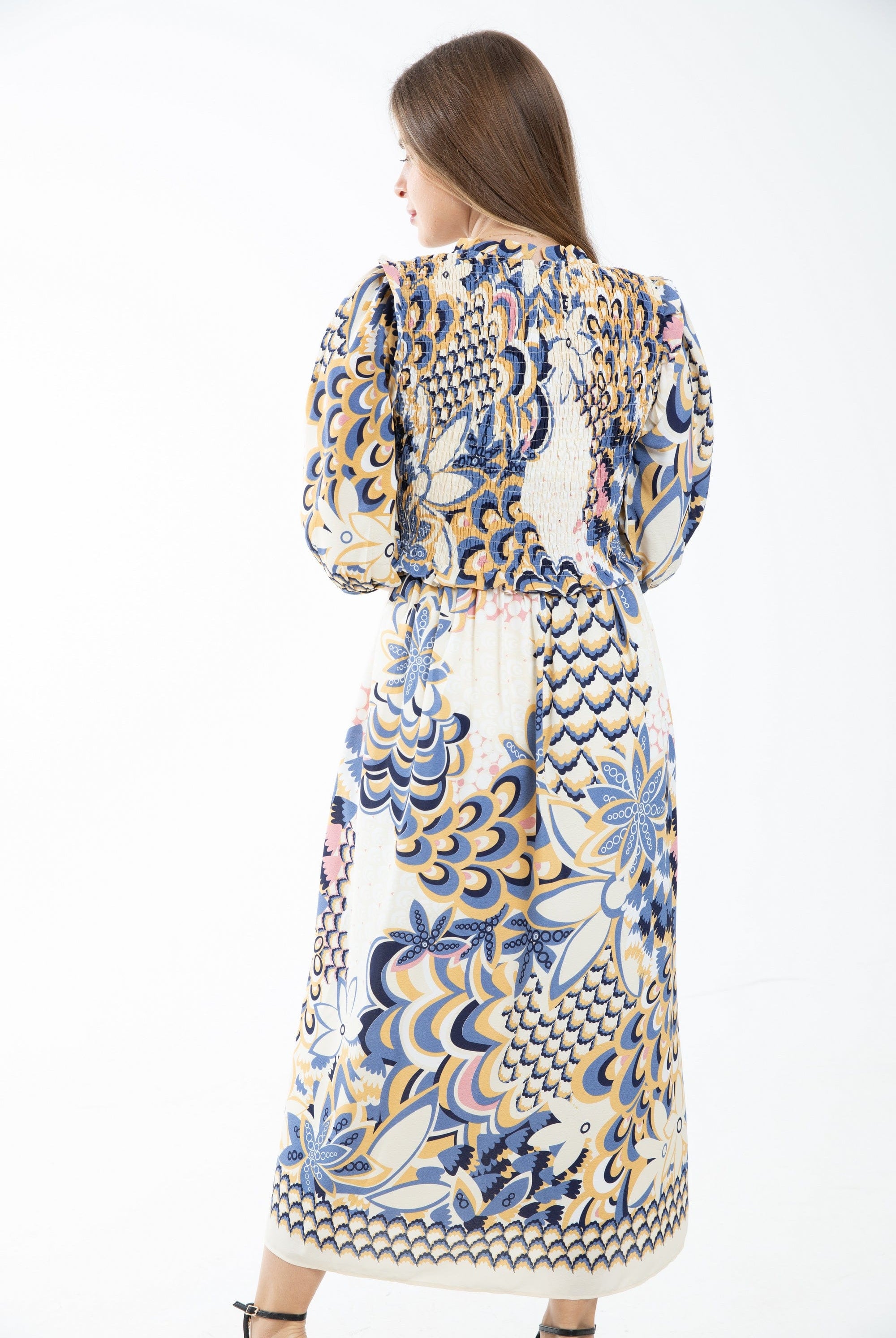 ميكا فستان ميدي بأكمام 3/4 مشجر بجزء مطاطي على الصدر