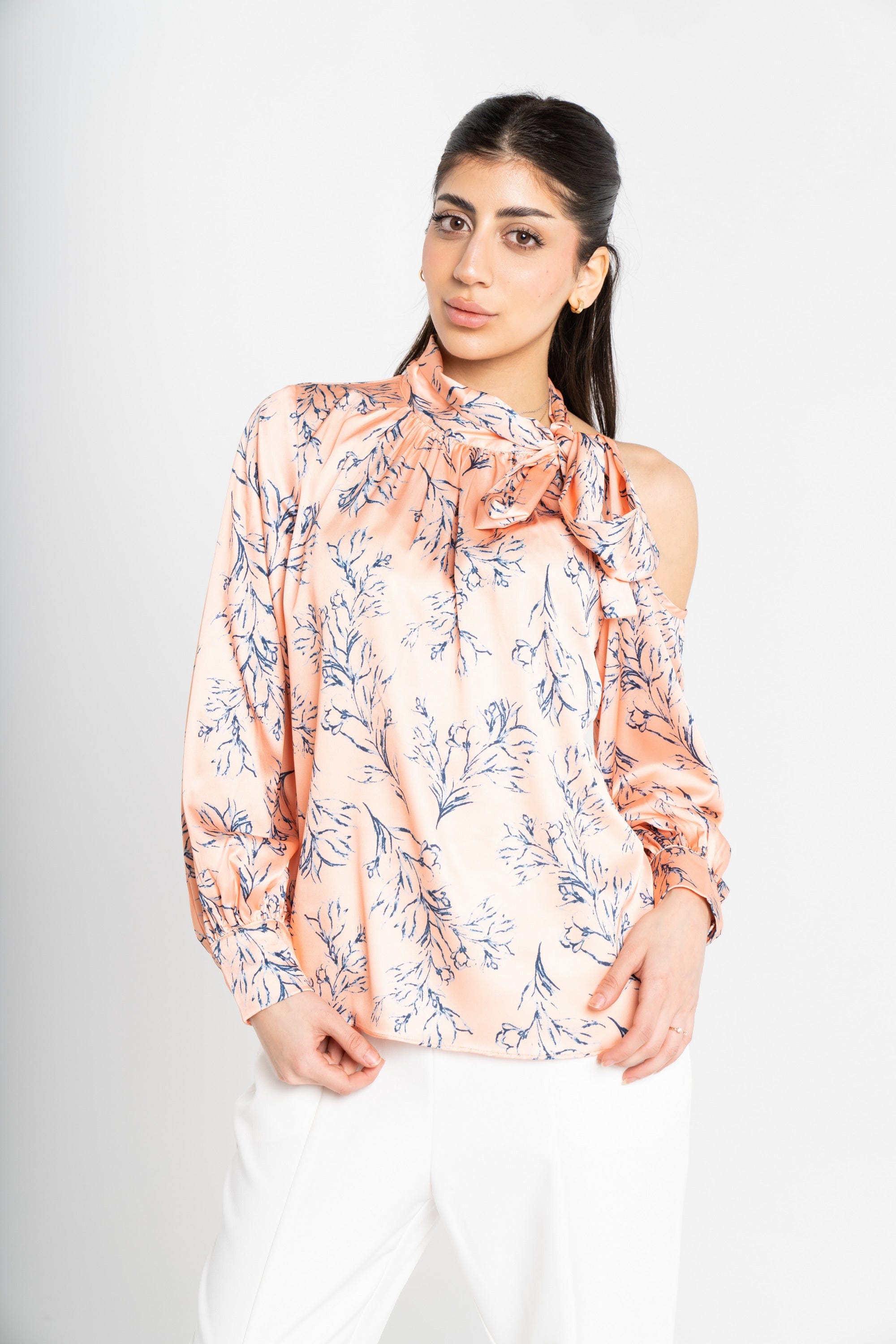 ميكا بلوزة بأكمام طويلة مشجرة كتف مكشوف بياقة عريضة