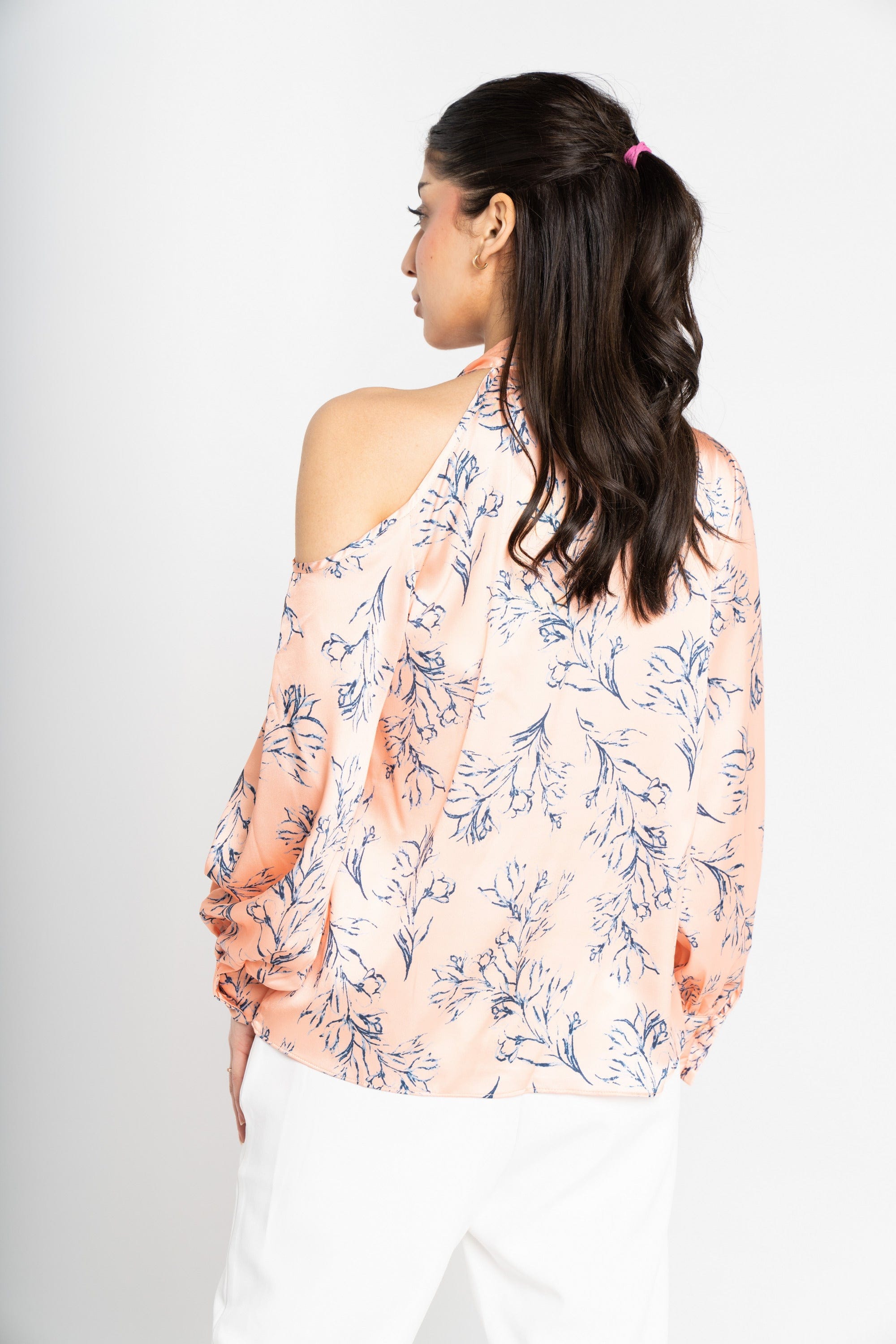 ميكا بلوزة بأكمام طويلة مشجرة كتف مكشوف بياقة عريضة