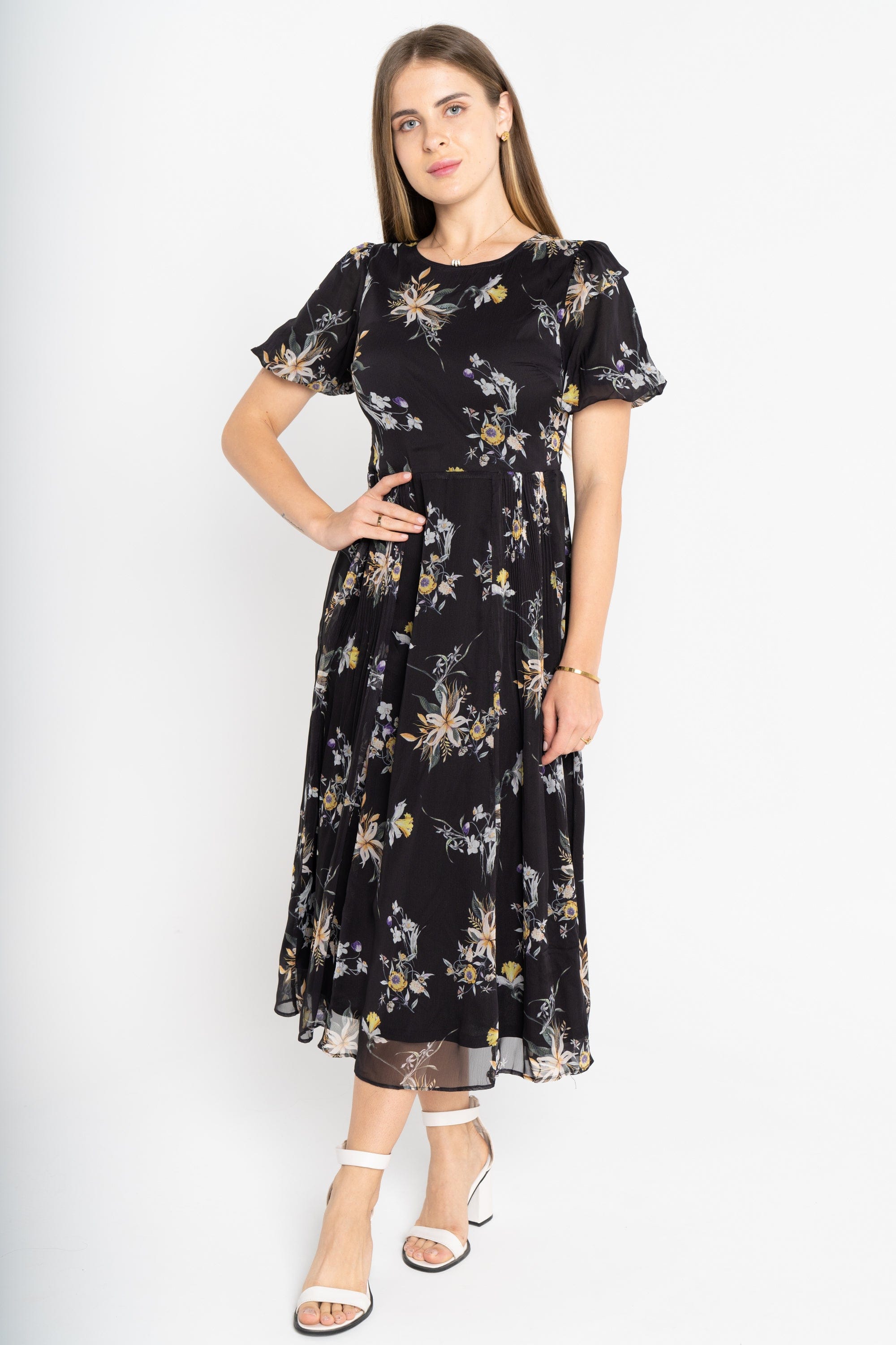 ميكا فستان ميدي أكمام قصير مشجر بياقة دائرية