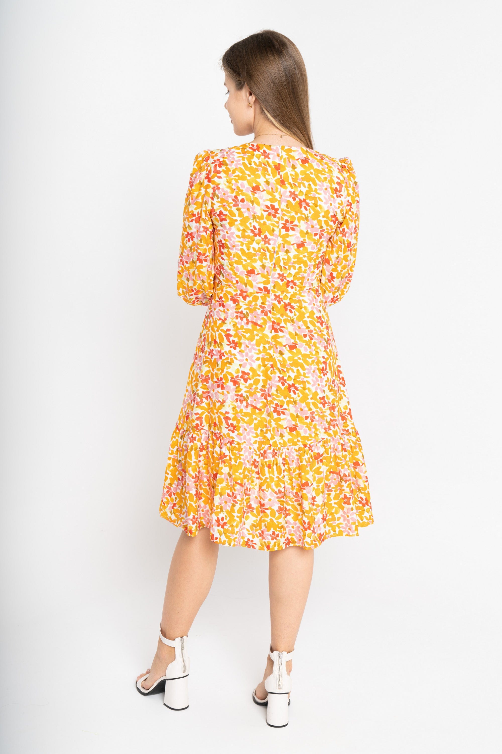 ميكا فستان منقوش مخصر بفتحة سبعة قصير كم طويل