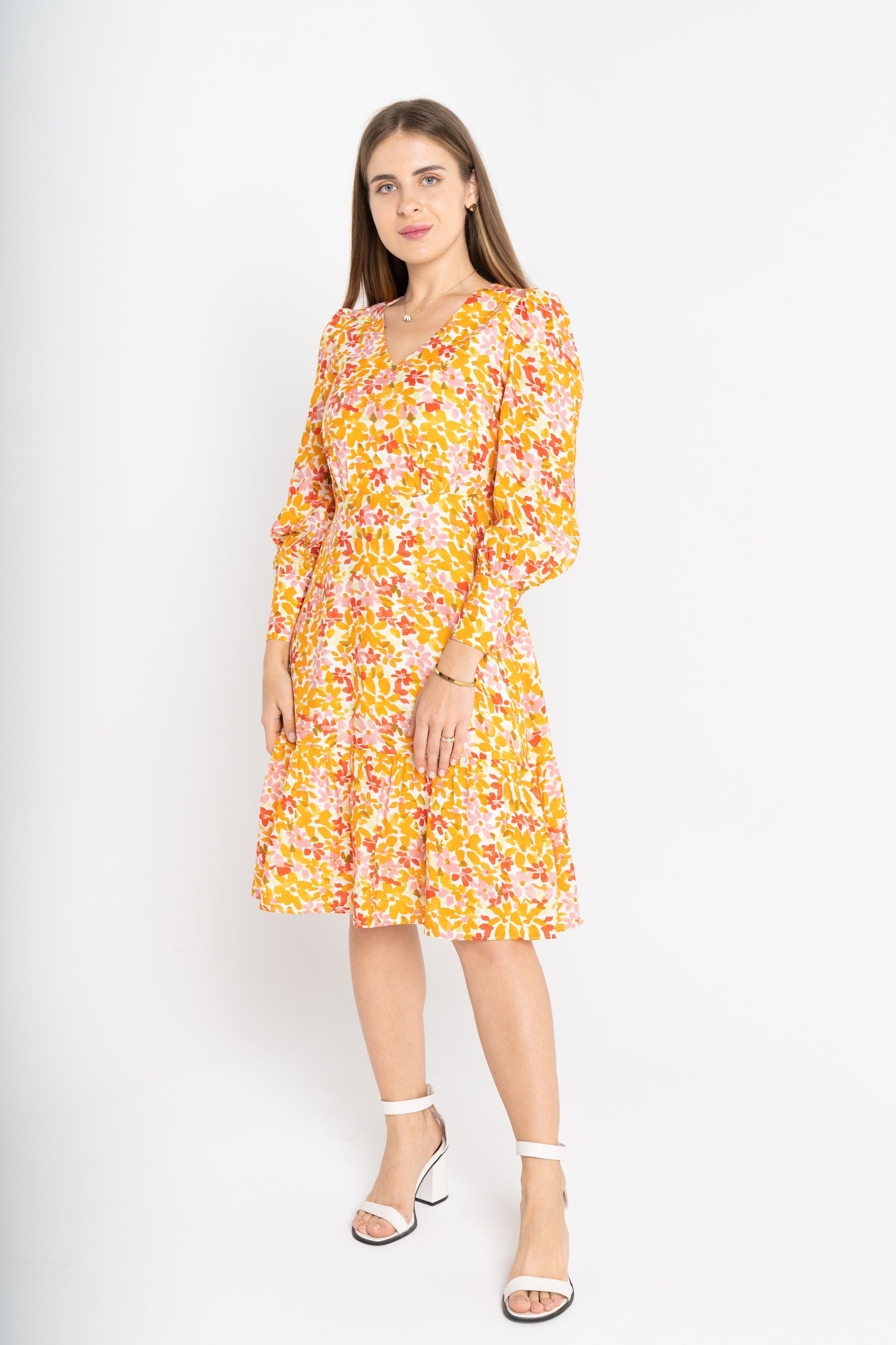 ميكا فستان منقوش مخصر بفتحة سبعة قصير كم طويل