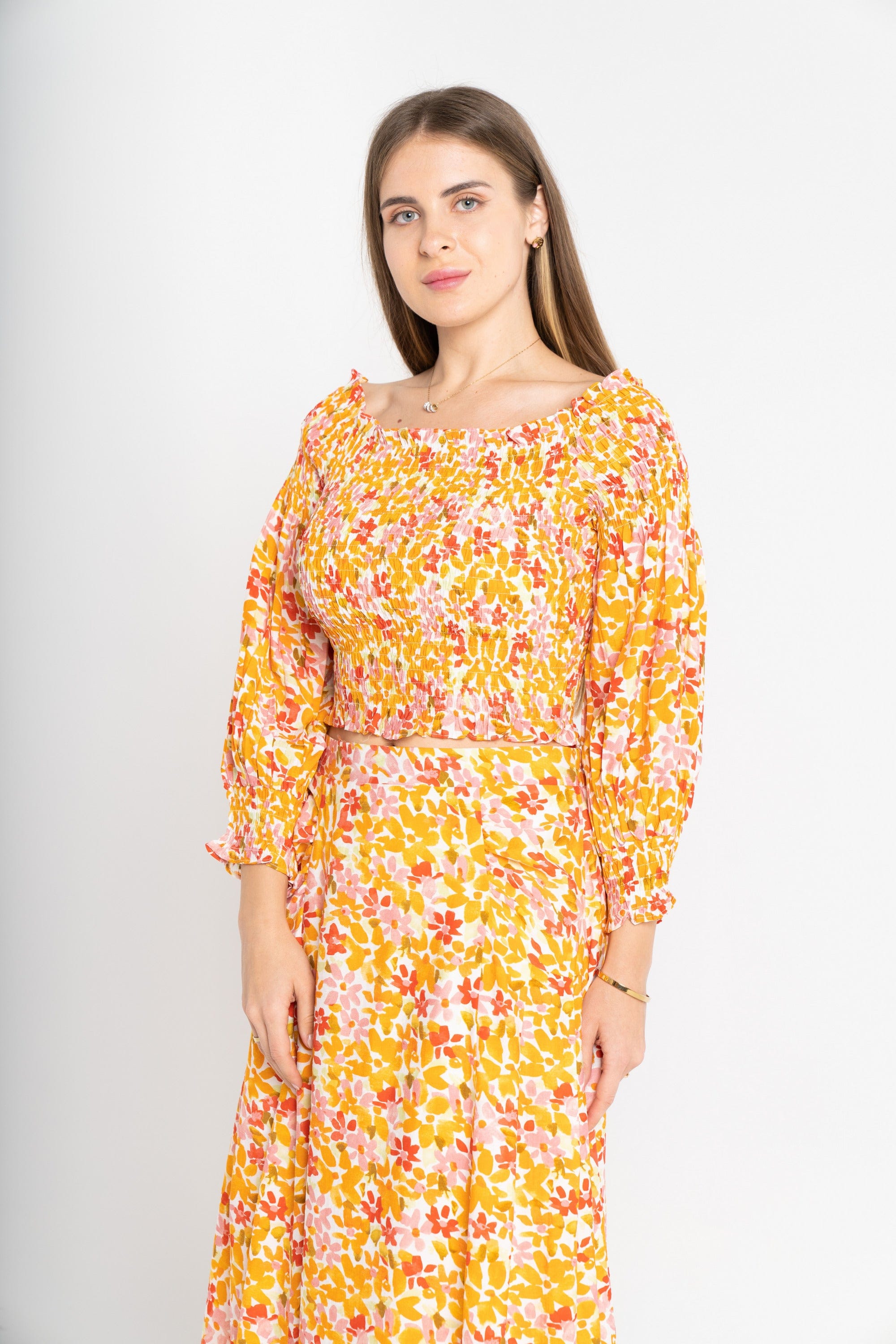 ู
ููุง ุจููุฒุฉ ุจุฃูู
ุงู
ุทูููุฉ ู
ูููุดุฉ ูุต ุจุทู