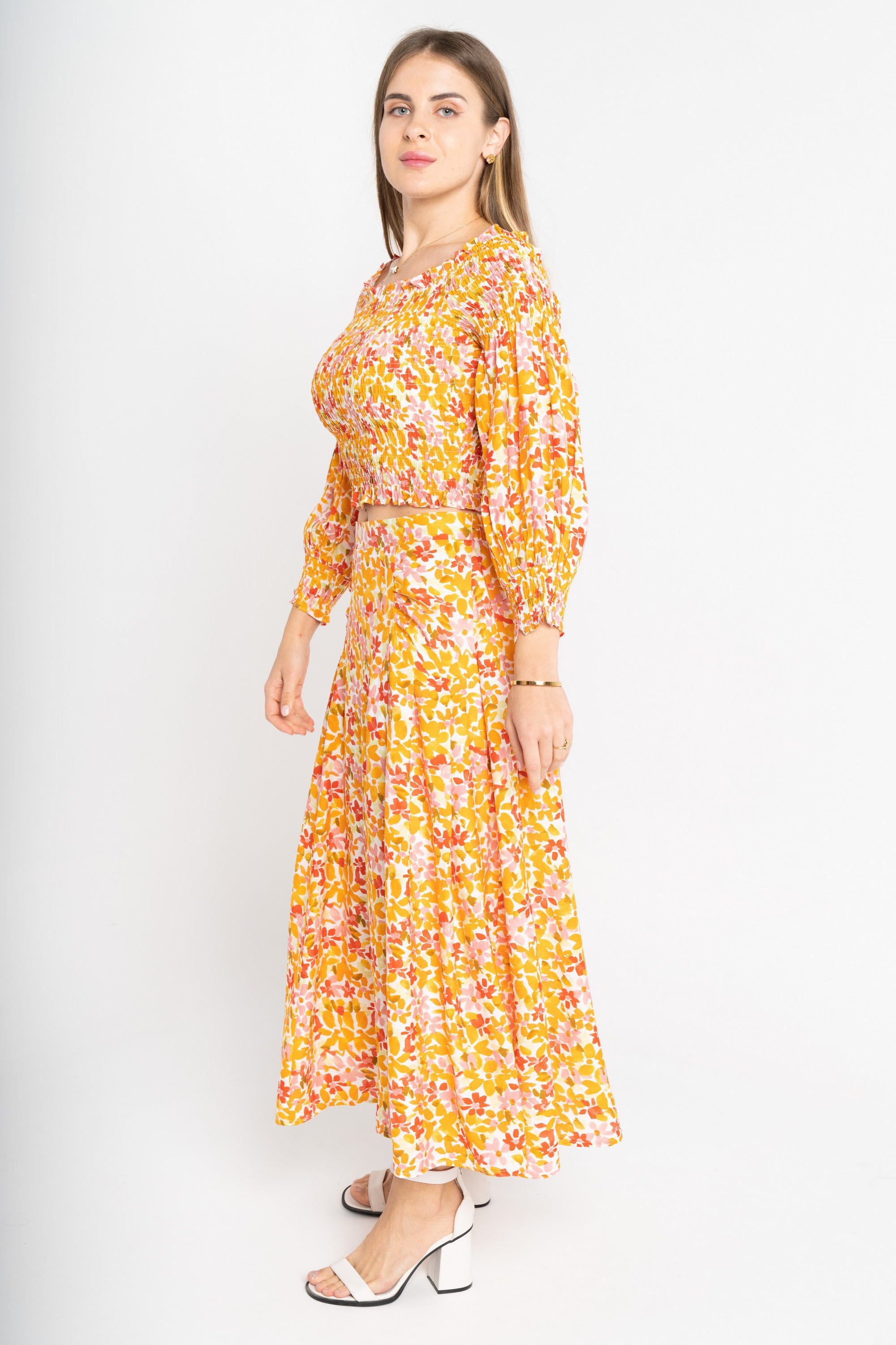 ู
ููุง ุจููุฒุฉ ุจุฃูู
ุงู
ุทูููุฉ ู
ูููุดุฉ ูุต ุจุทู